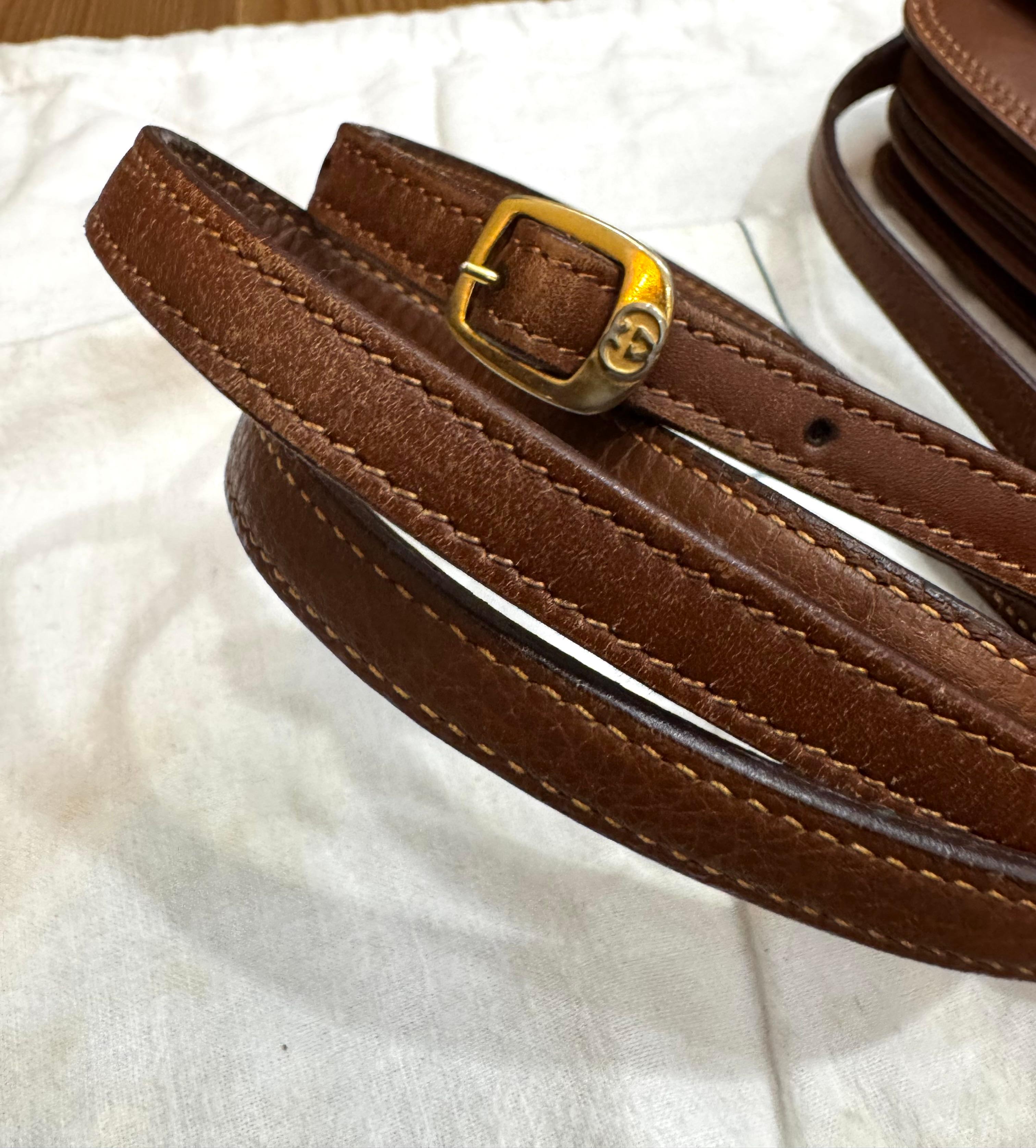 1980s Vintage GUCCI Mini Crossbody Bag Dark Brown Cowhide Leather For Sale 4
