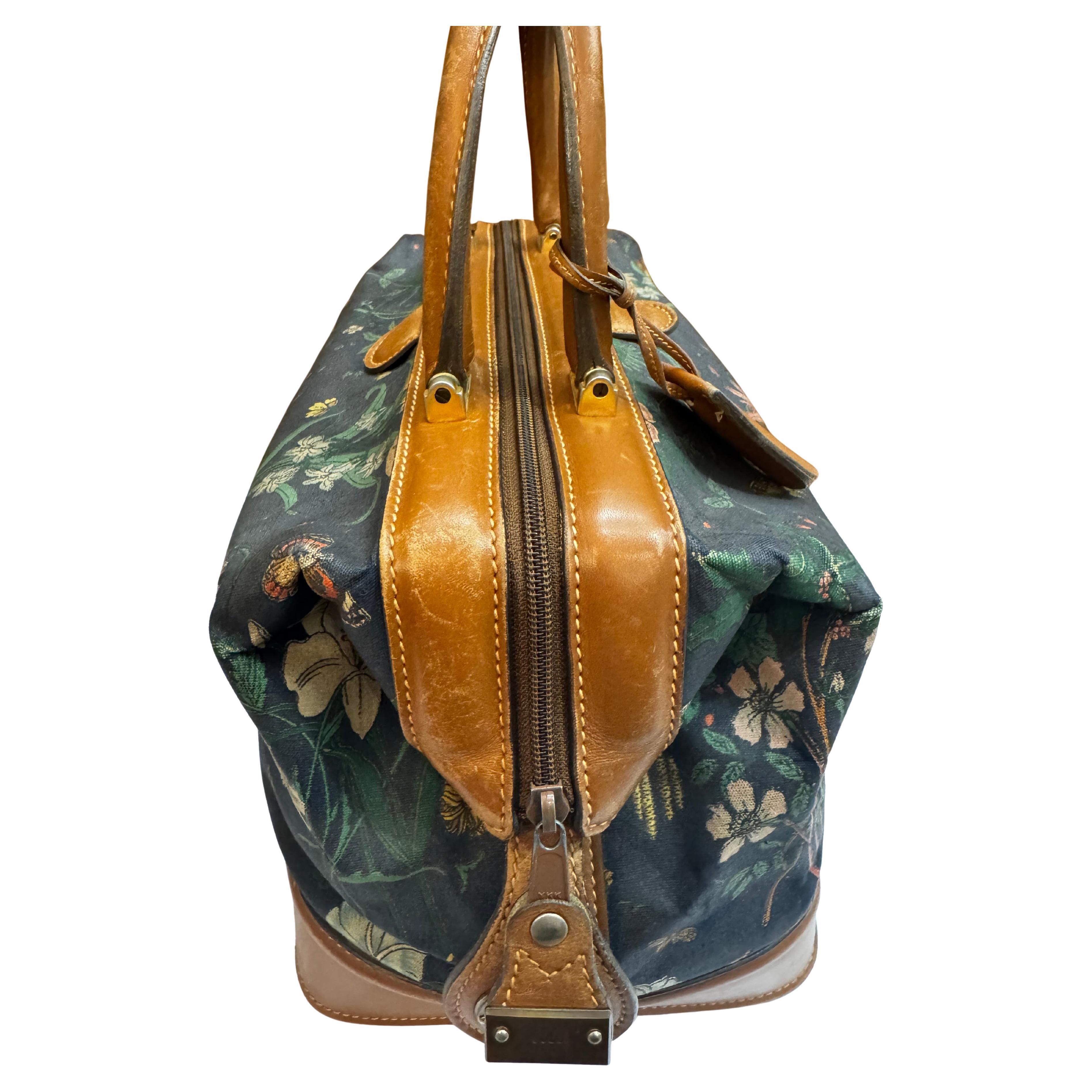 1980s Vintage GUCCI Floral Canvas Vanity Train Case 6