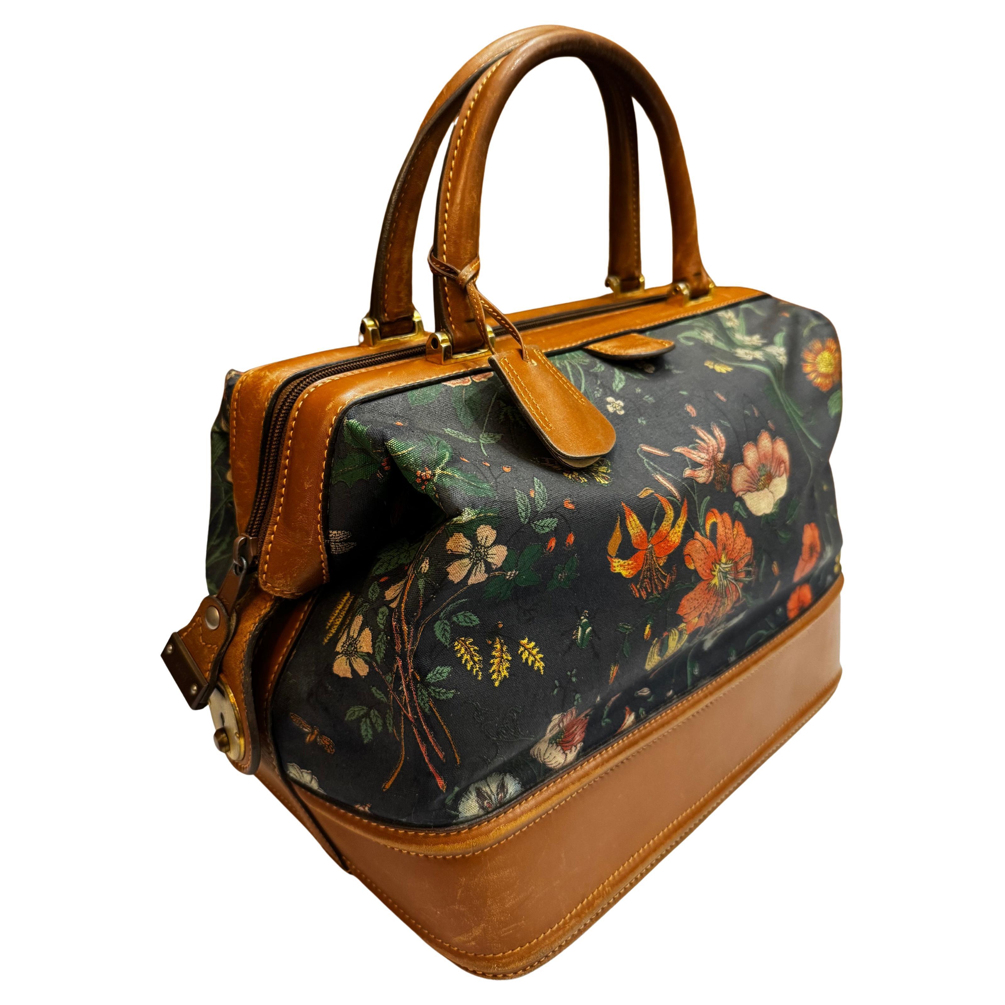 1980s Vintage GUCCI Floral Canvas Vanity Train Case 4