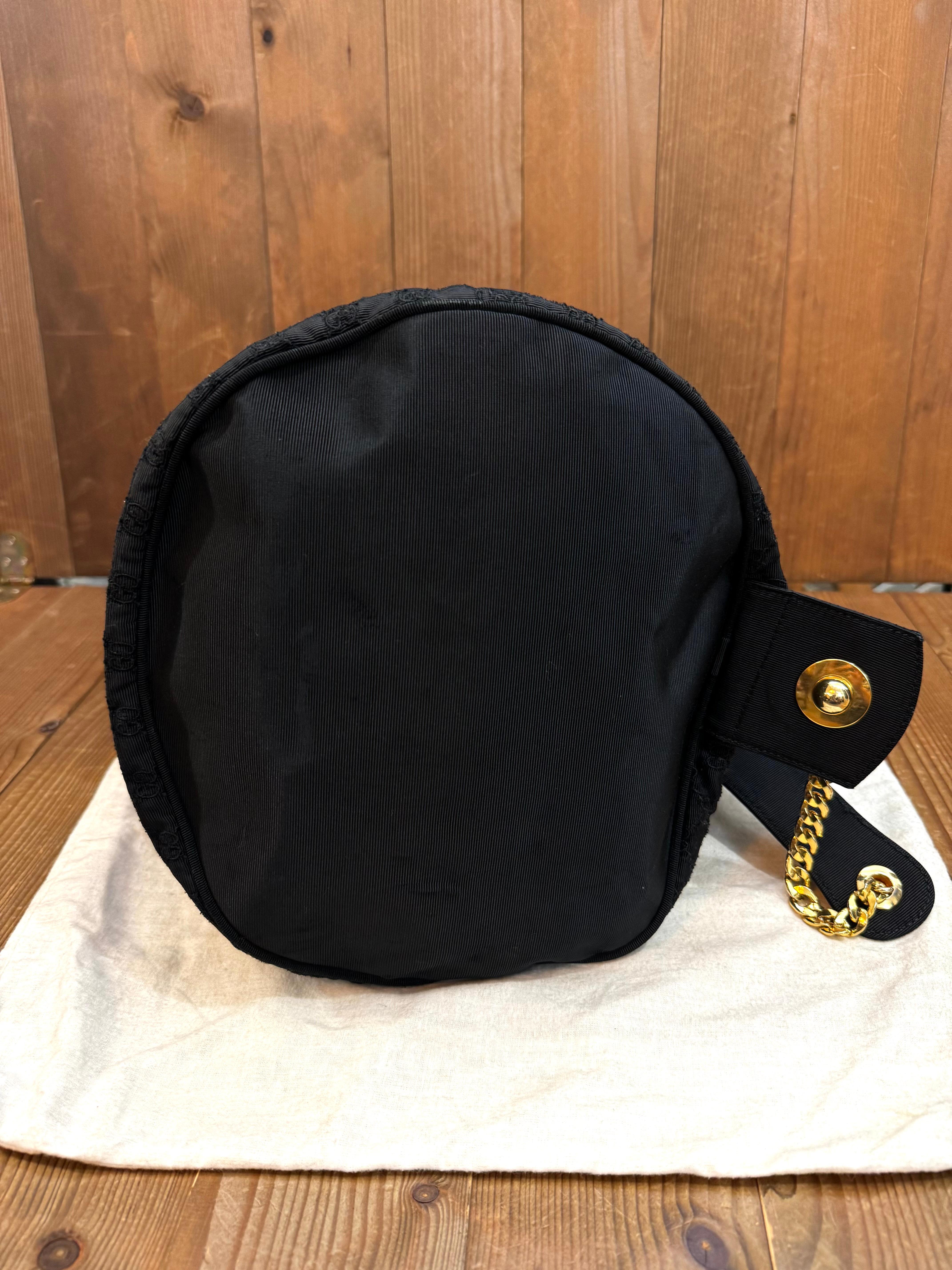 1980 Vintage GUCCI GG Sac à bandoulière brodé avec chaîne Noir en vente 6