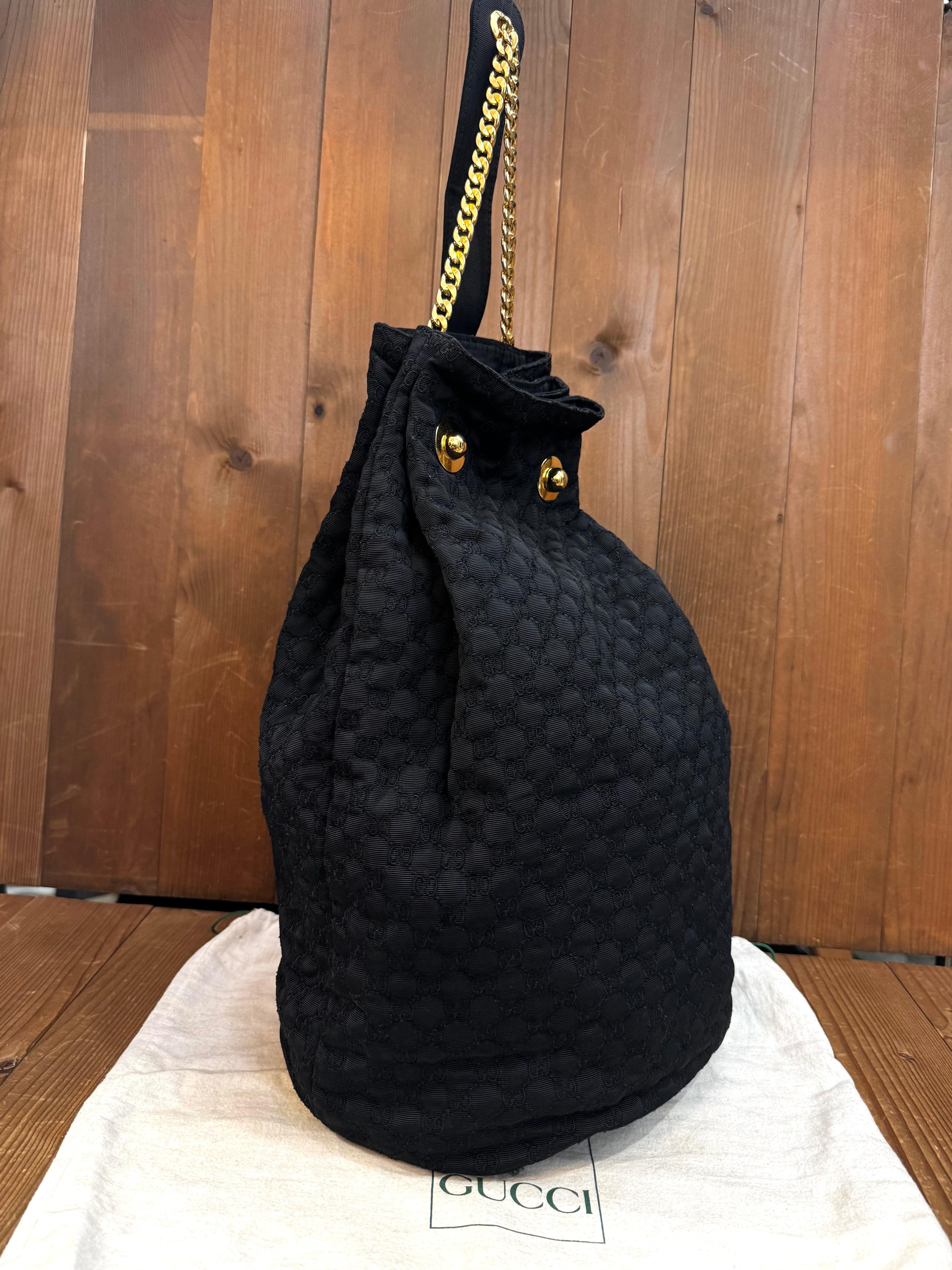 1980 Vintage GUCCI GG Sac à bandoulière brodé avec chaîne Noir Excellent état - En vente à Bangkok, TH
