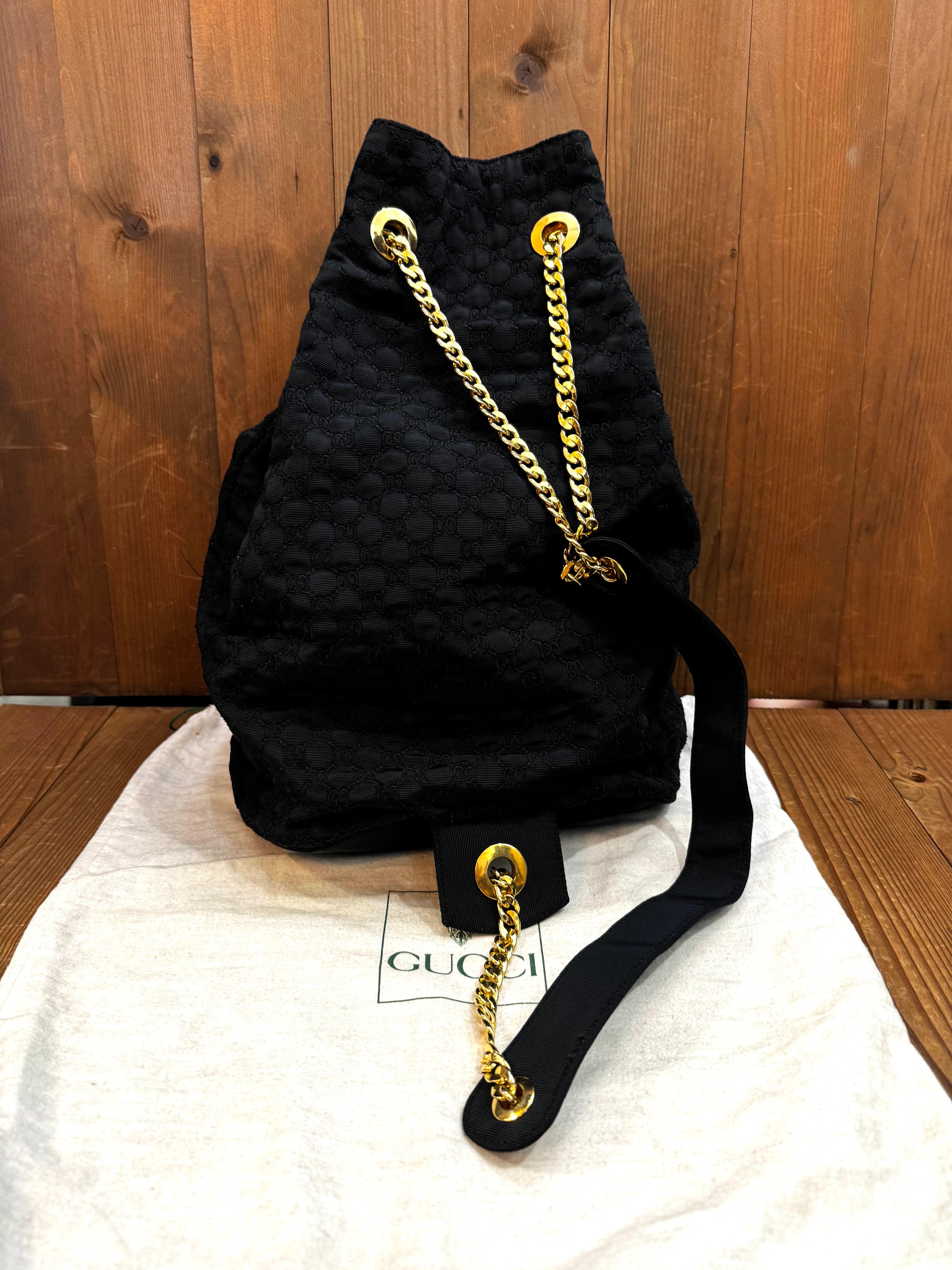 1980 Vintage GUCCI GG Sac à bandoulière brodé avec chaîne Noir en vente 1