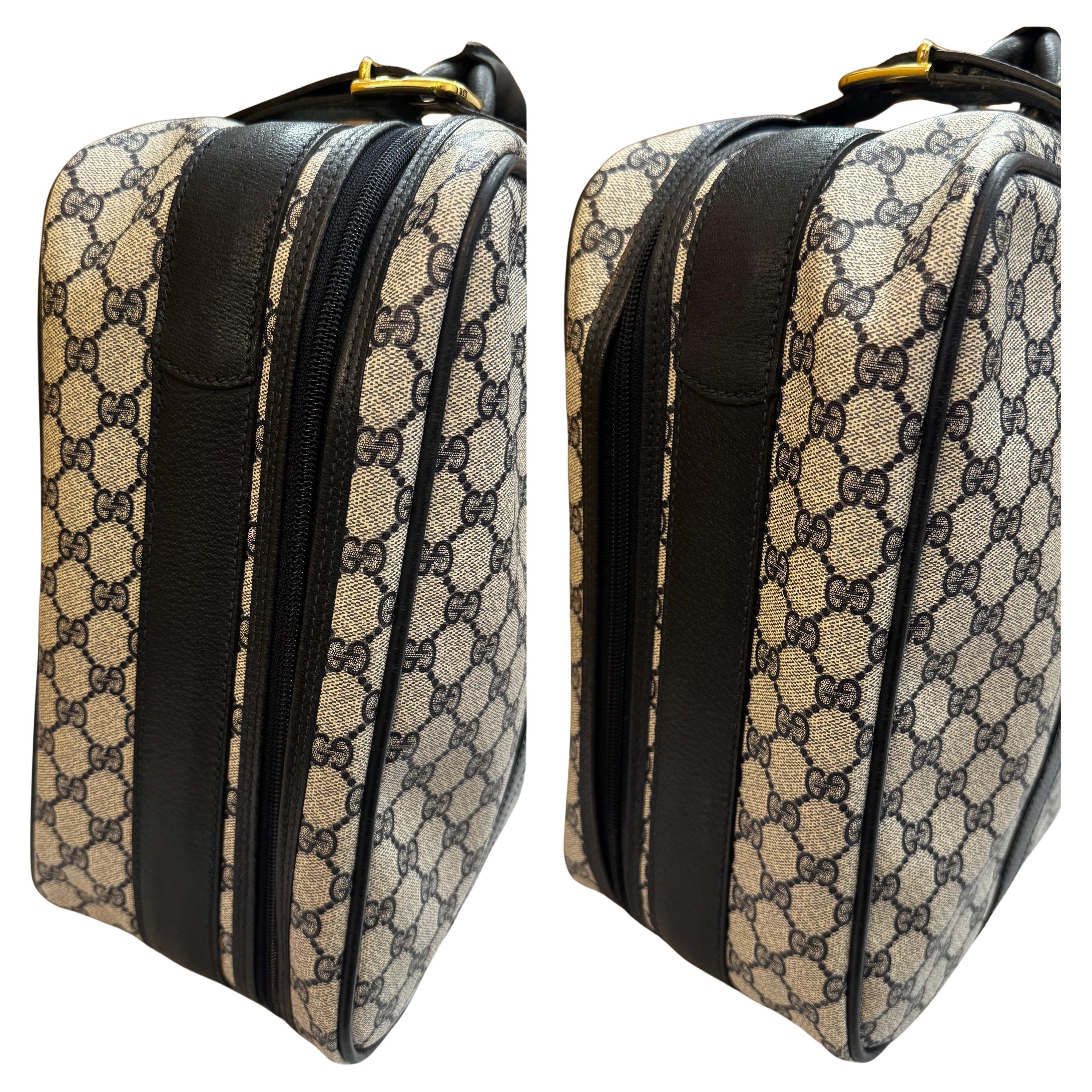 Noir Costume unisexe vintage GUCCI GG Monogram Canvas 50 unisexe bleu marine, années 1980 en vente