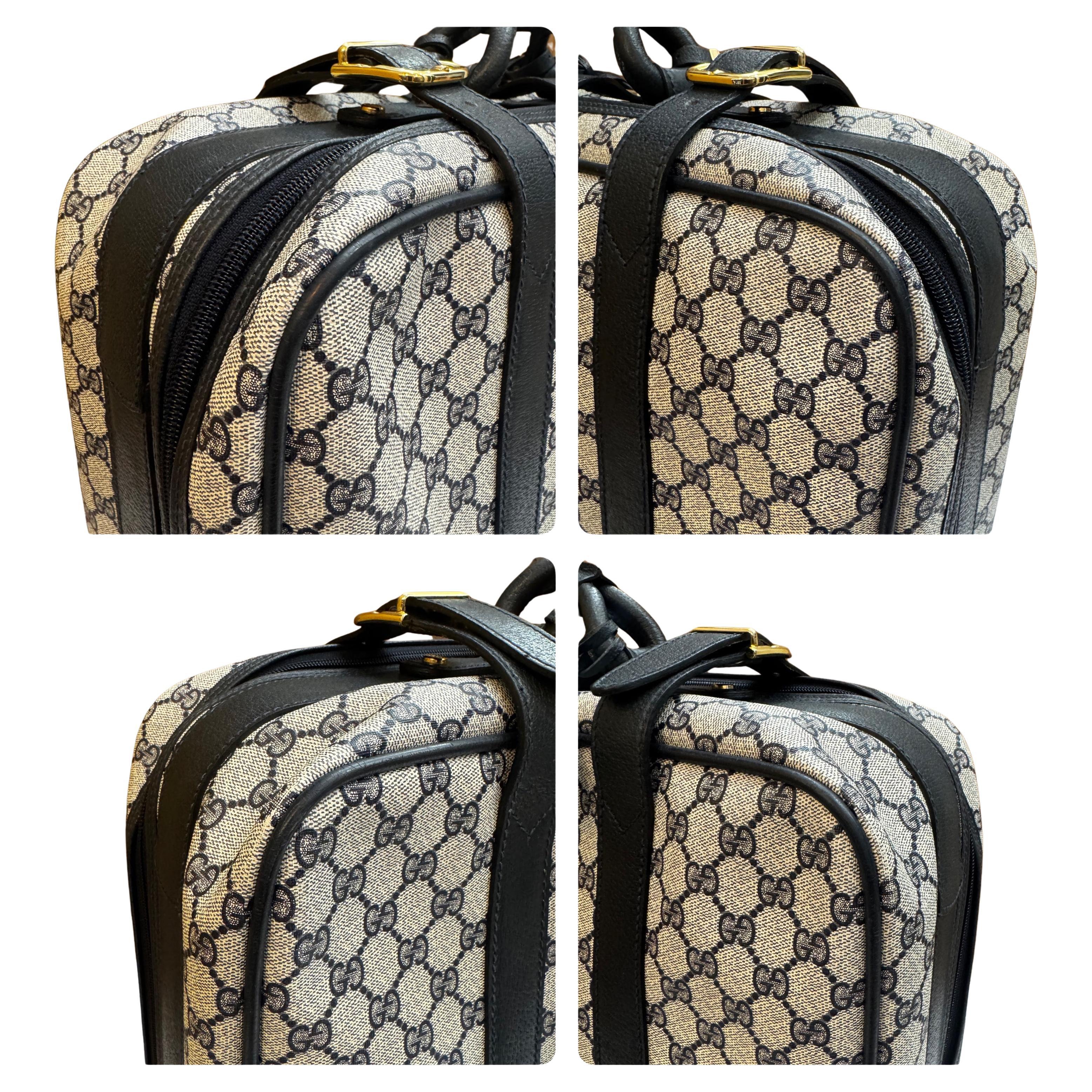 Costume unisexe vintage GUCCI GG Monogram Canvas 50 unisexe bleu marine, années 1980 Bon état - En vente à Bangkok, TH