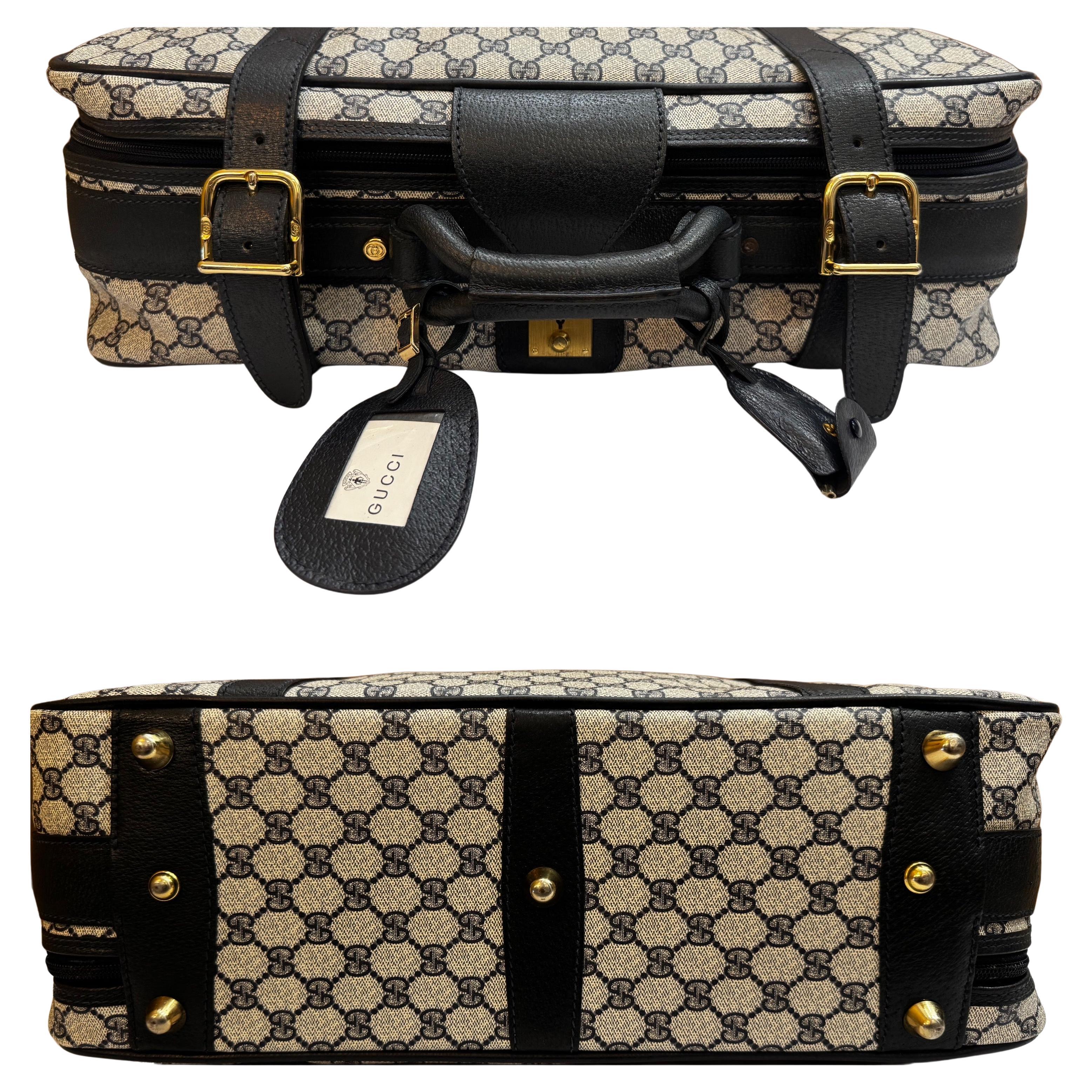 Costume unisexe vintage GUCCI GG Monogram Canvas 50 unisexe bleu marine, années 1980 Unisexe en vente