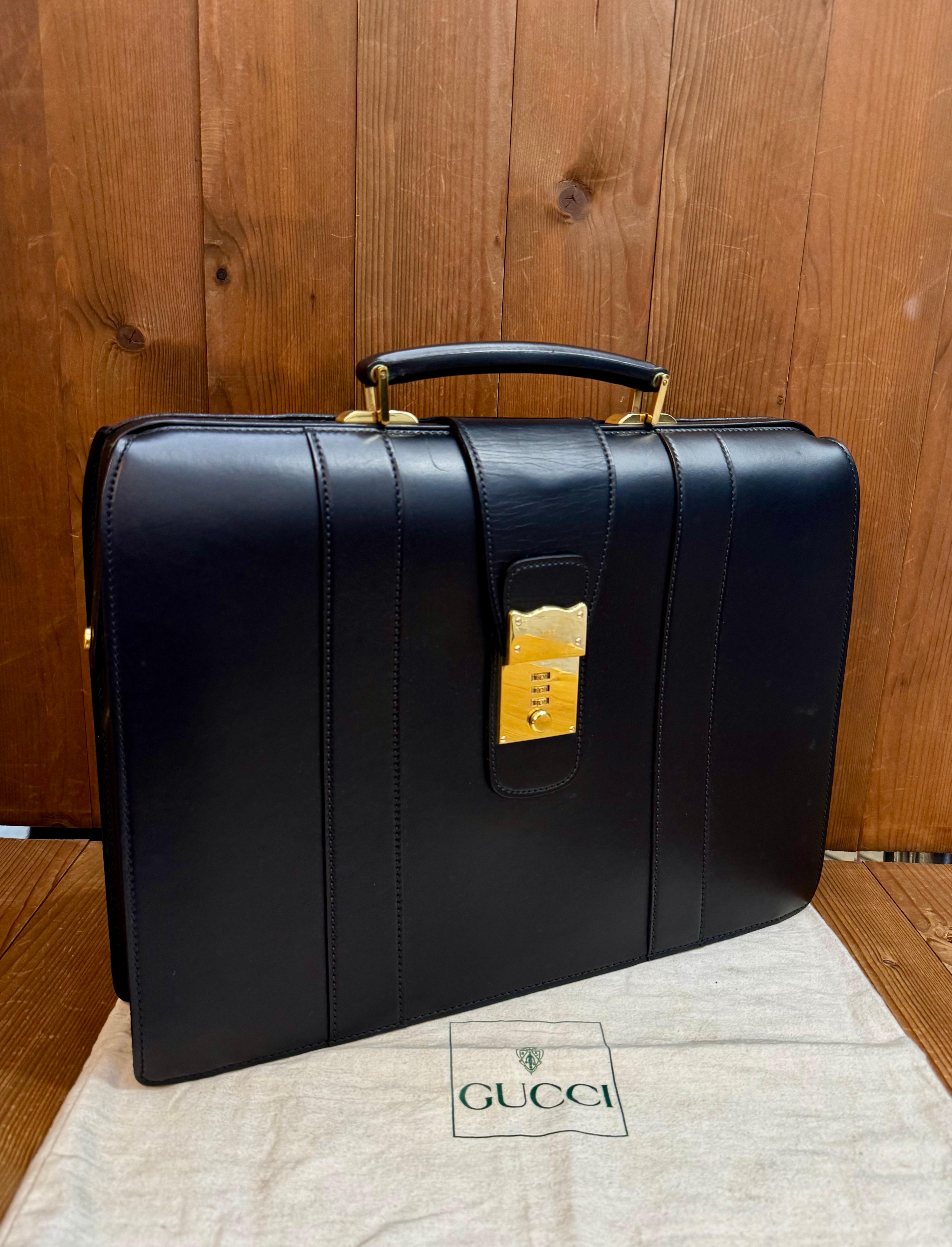 1980s Vintage GUCCI Leather Business Bag Briefcase Attaché Black Calfskin In Excellent Condition For Sale In Bangkok, TH