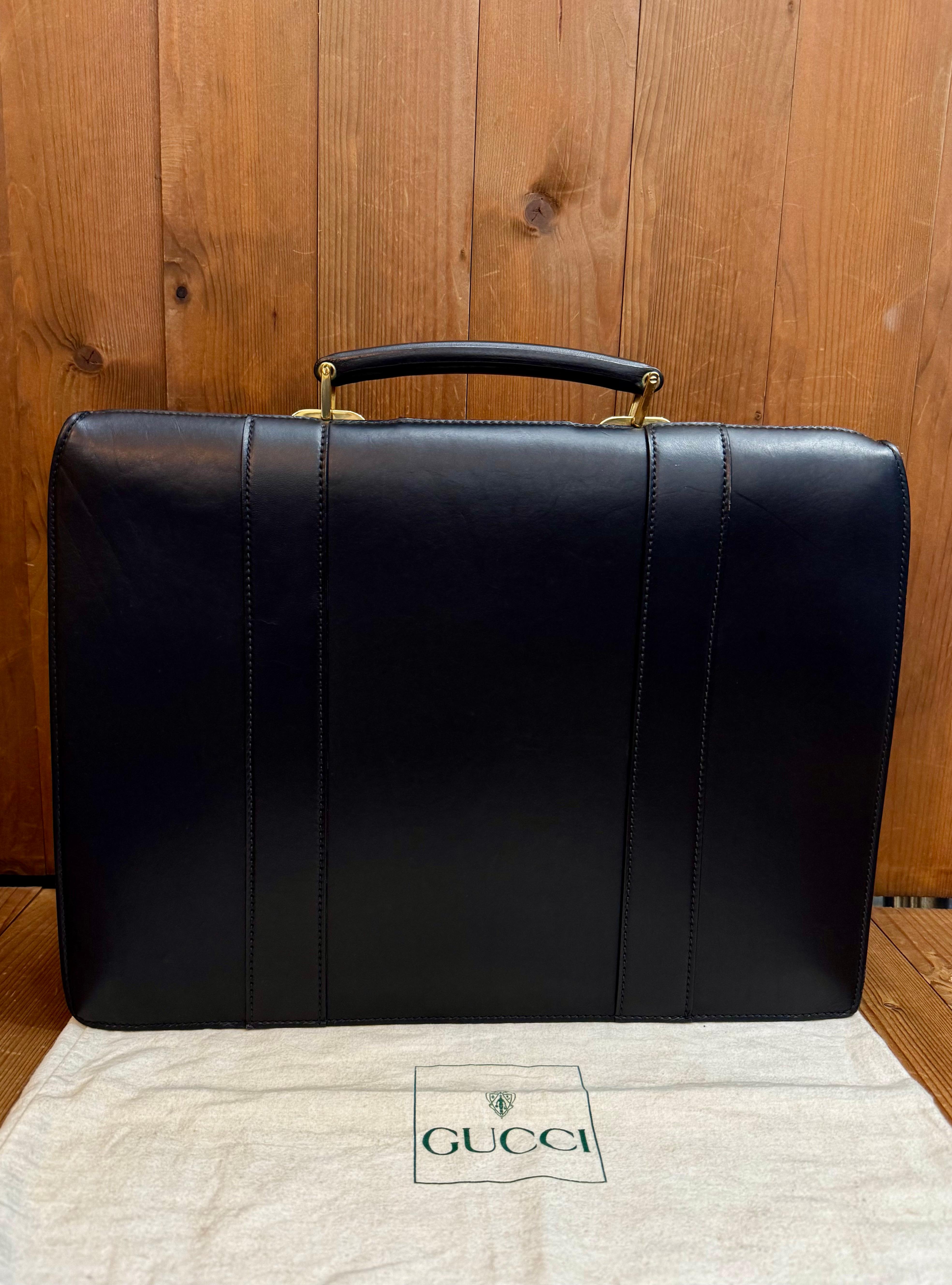 Women's or Men's 1980s Vintage GUCCI Leather Business Bag Briefcase Attaché Black Calfskin For Sale