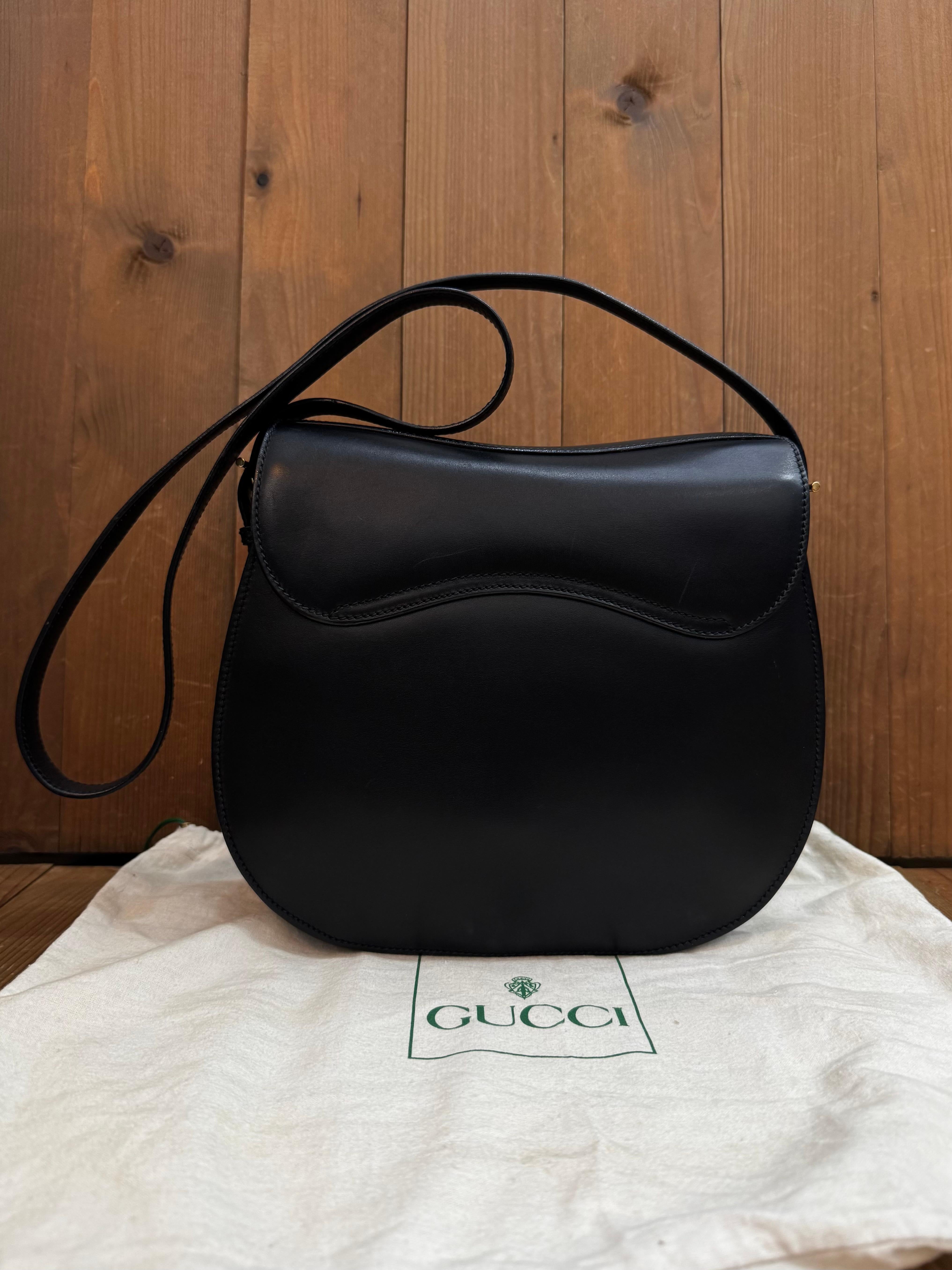 1980s Vintage GUCCI Leather Saddle Structured Shoulder Bag Black Equestrian In Good Condition In Bangkok, TH