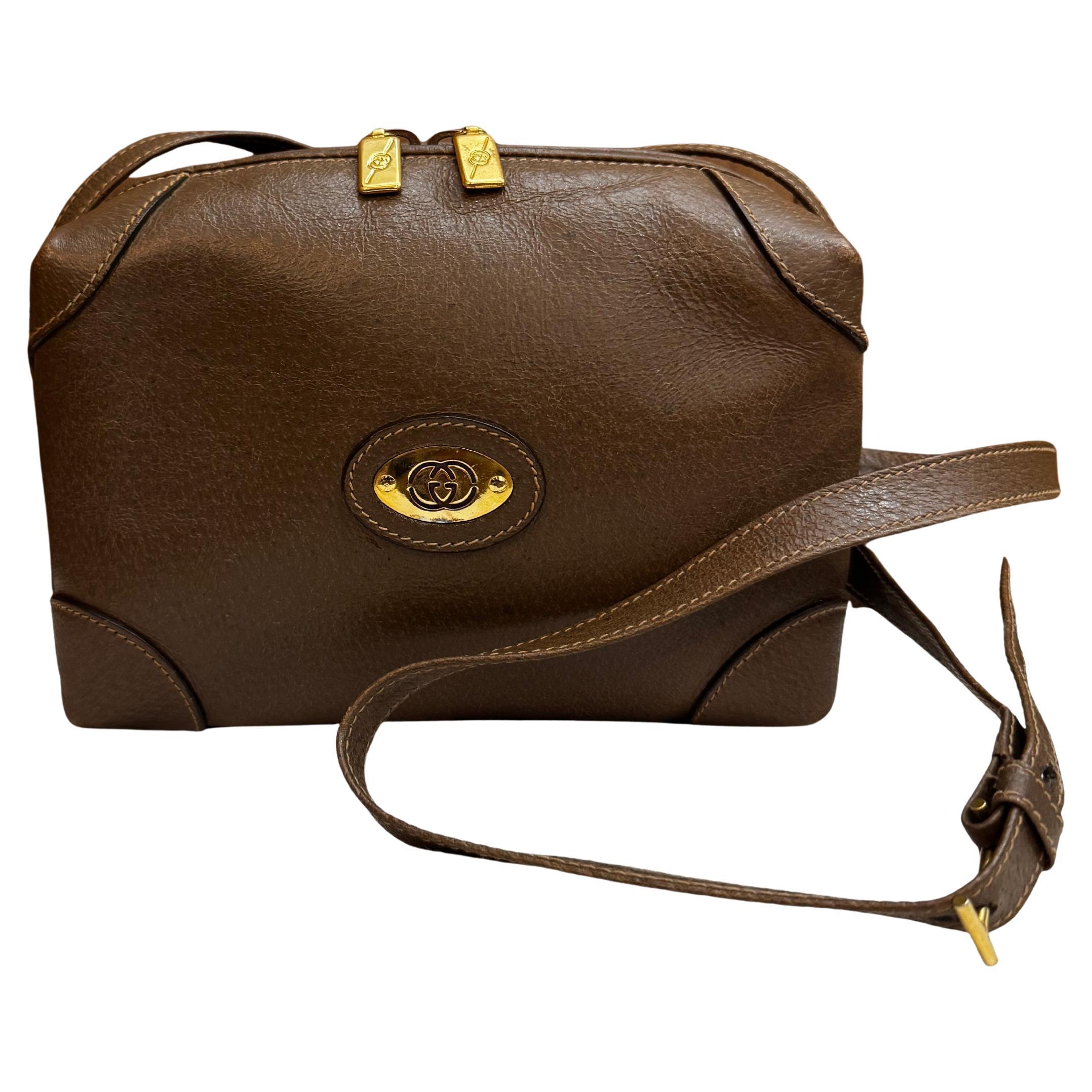 1980 Vintage GUCCI Mini Soft Trunk Crossbody Bag Cuir Brown En vente sur 1stDibs