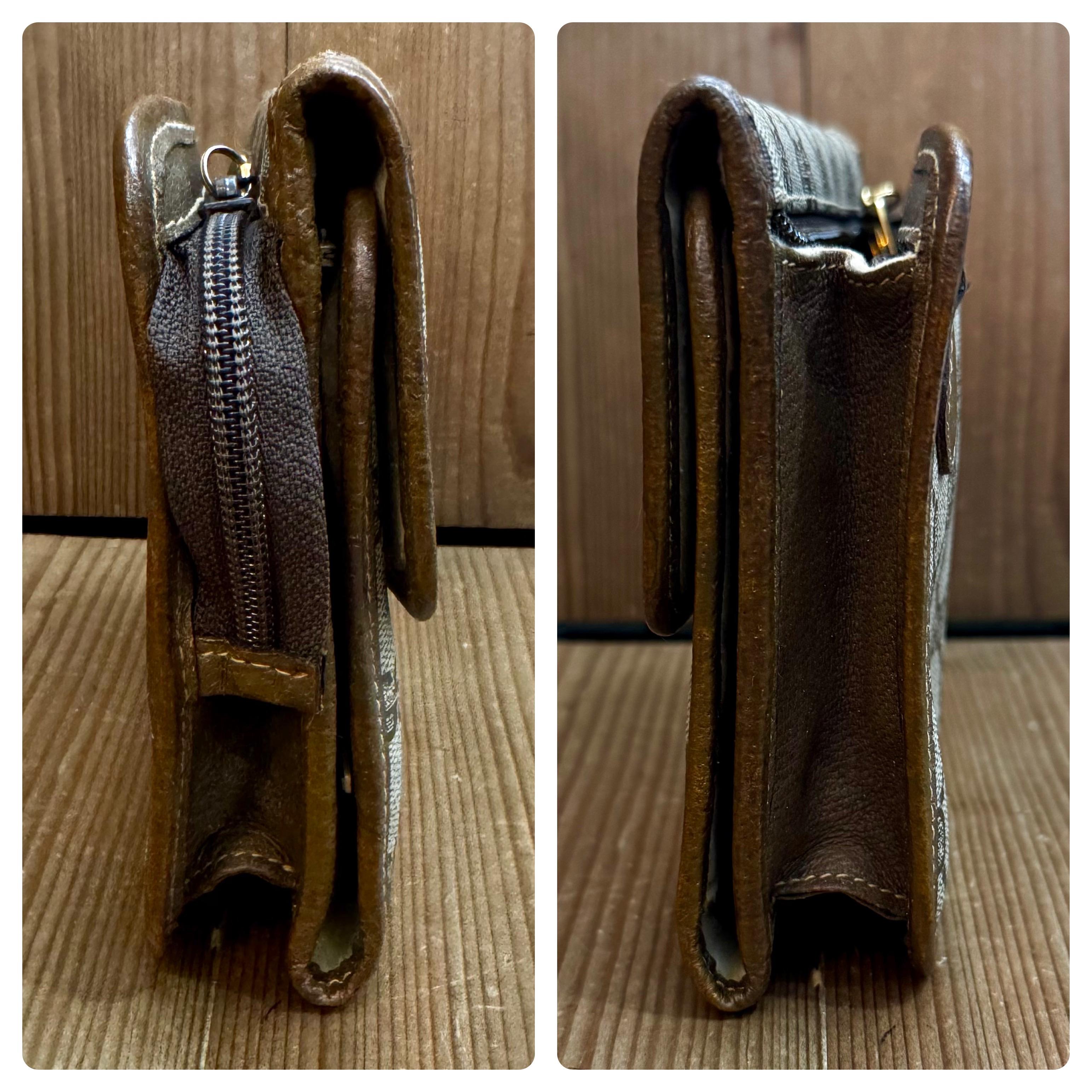 1980s Vintage GUCCI Monogram Canvas Mini Tri-Fold Crossbody Bag Brown For Sale 4