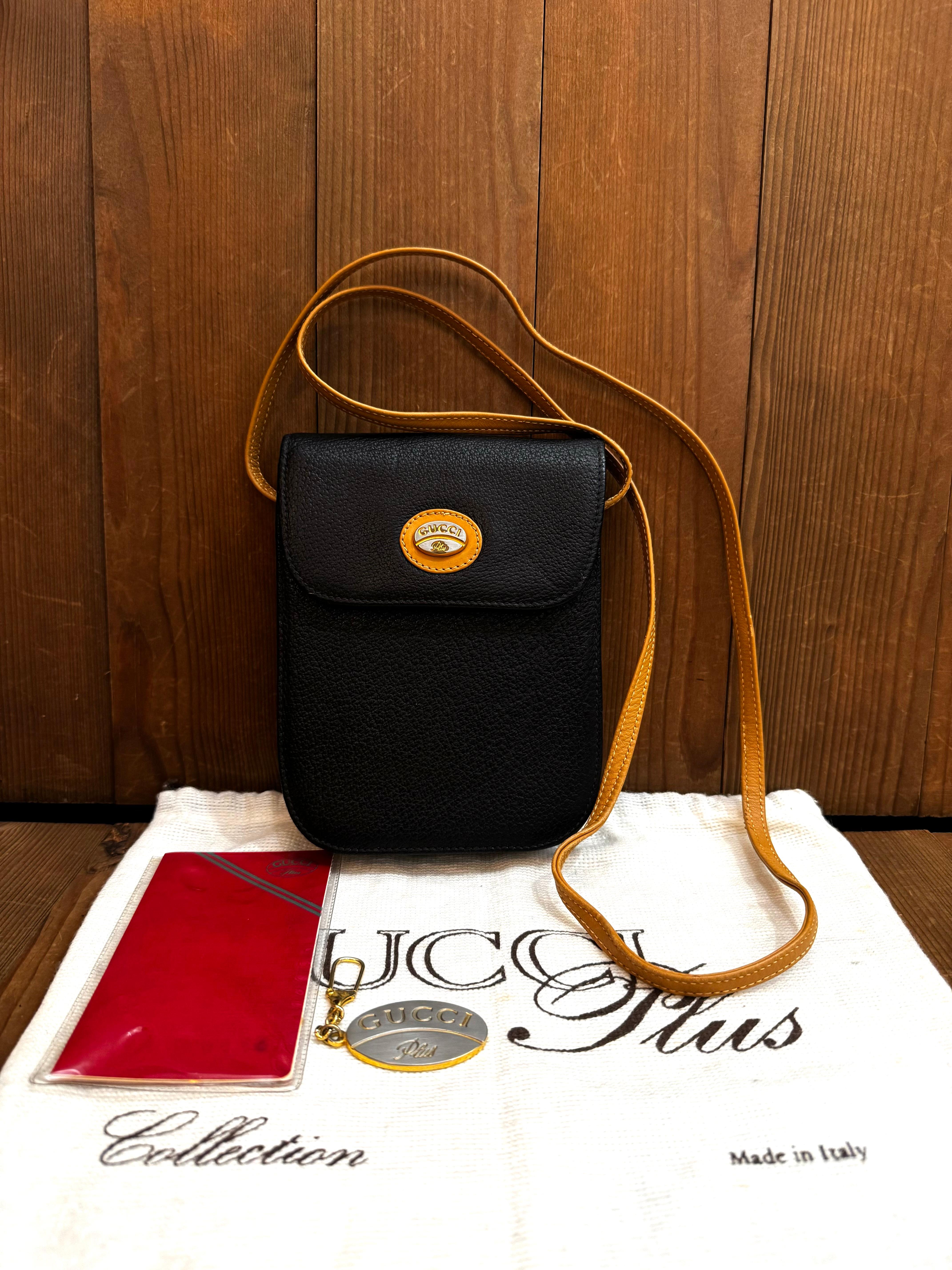 1980s Vintage GUCCI Plus Mini Leather Crossbody Bag Black Beige In Fair Condition In Bangkok, TH