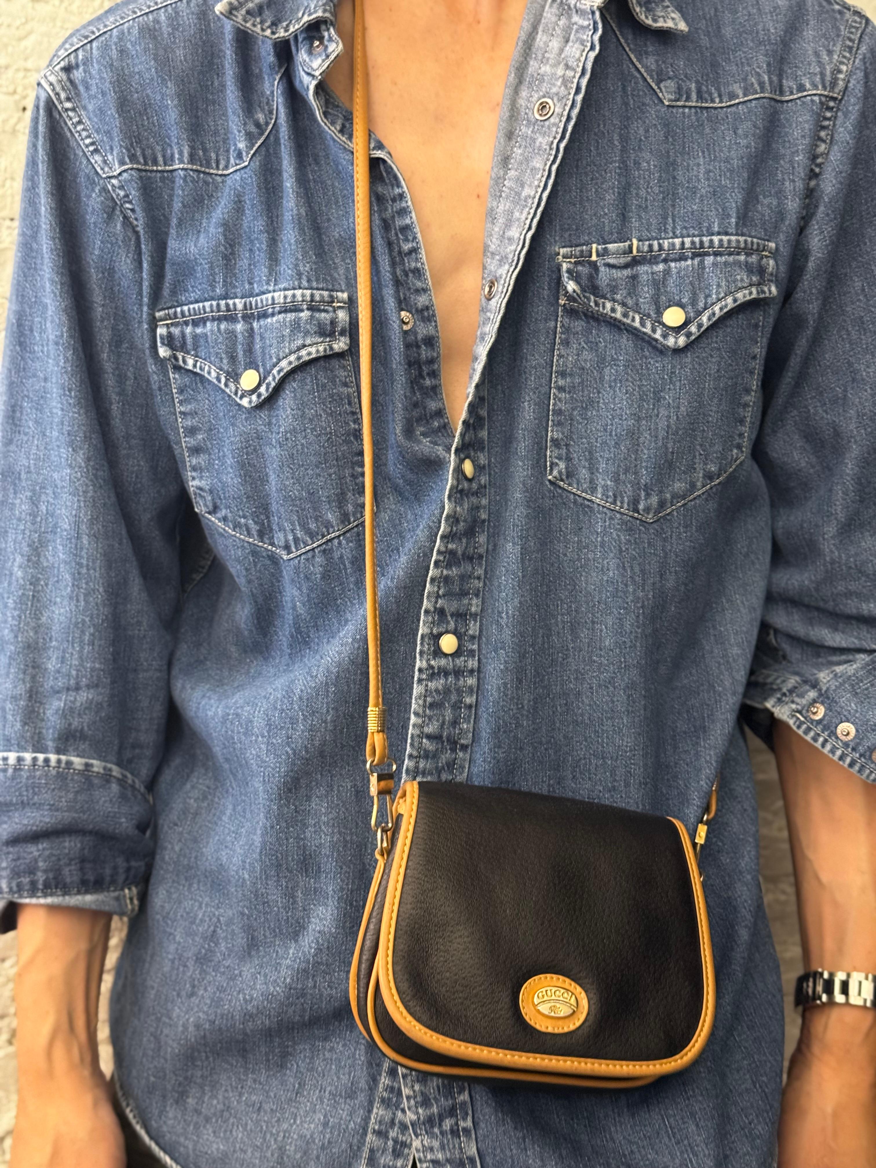 1980s Vintage GUCCI Plus Mini Crossbody Bag Black Beige Leather 6