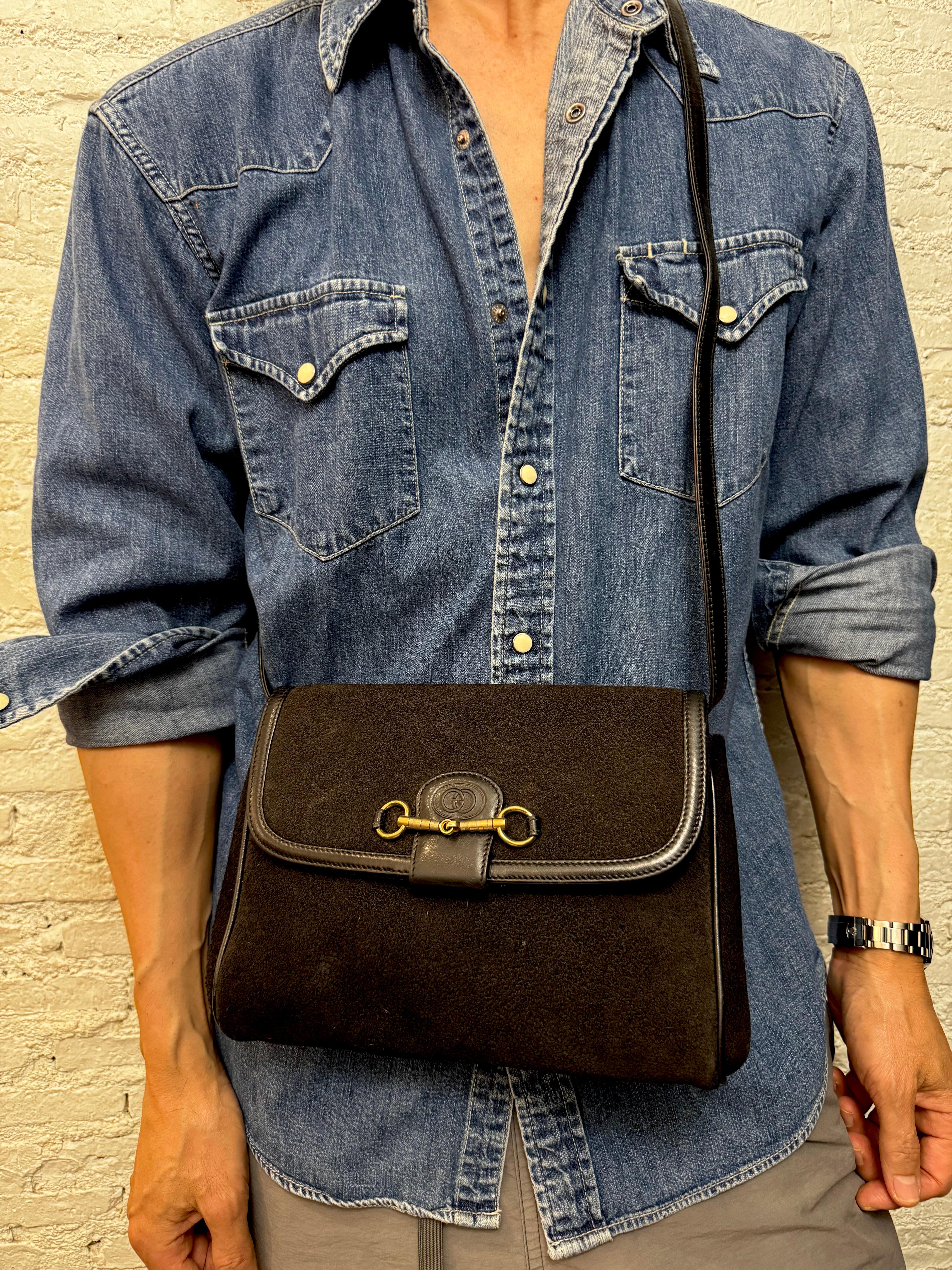 Vintage des années 1980 Sac à bandoulière en daim GUCCI Noir Pour femmes en vente