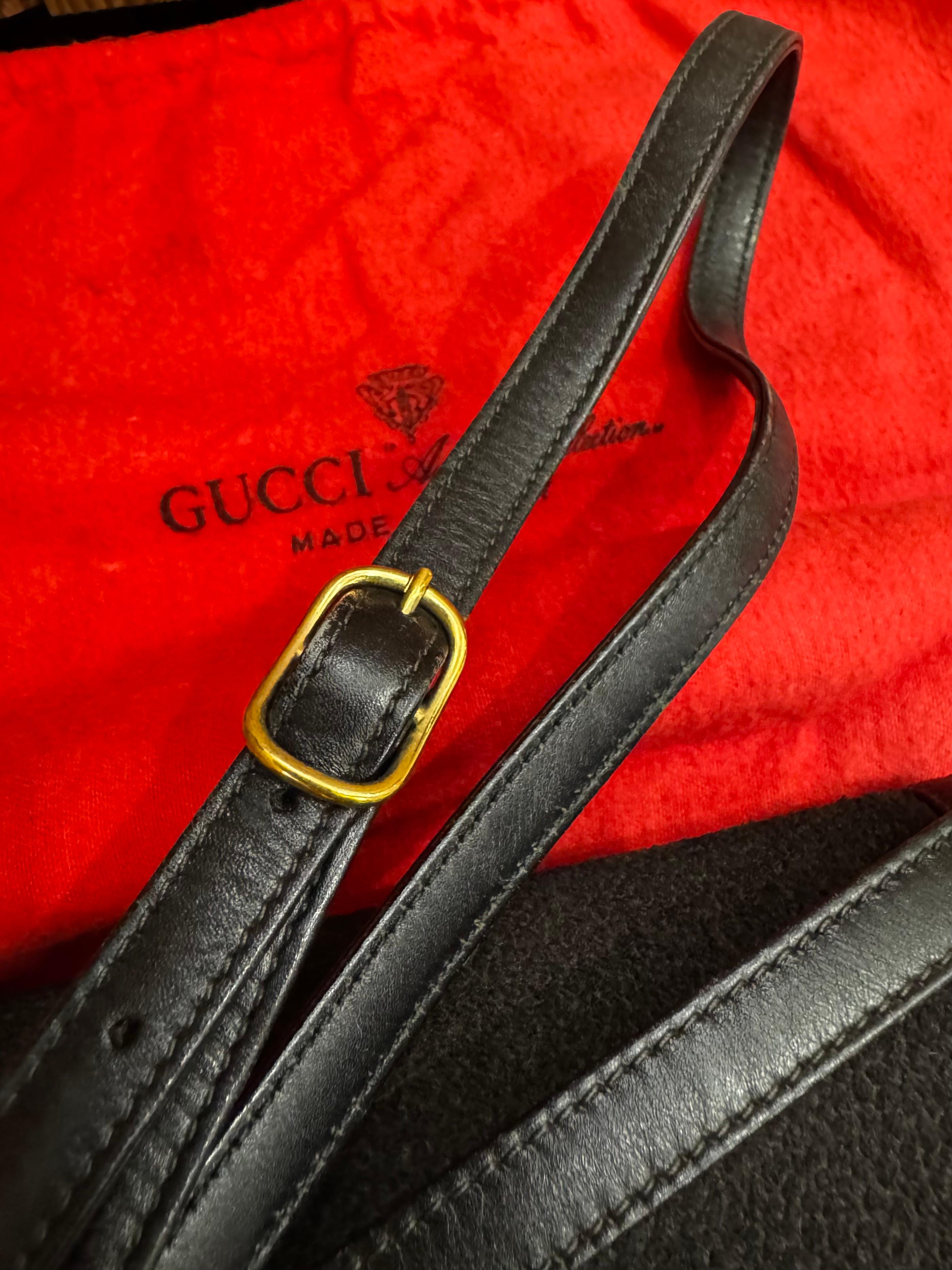 Vintage des années 1980 Sac à bandoulière en daim GUCCI Noir en vente 5