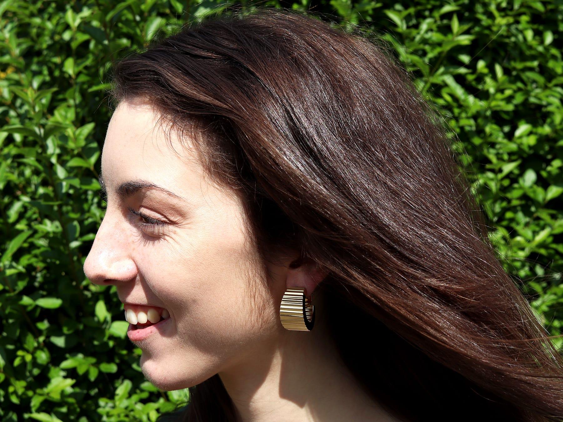 Vintage Italian 18K Yellow Gold Hoop Earrings For Sale 6
