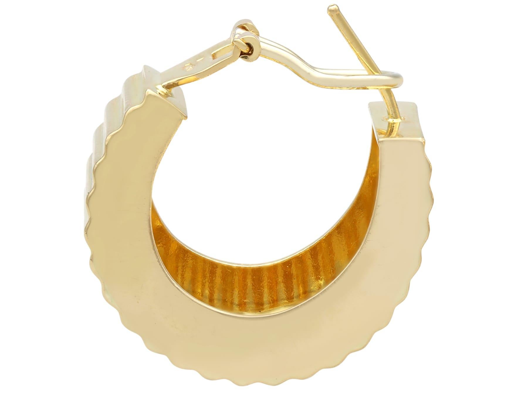 Vintage Italian 18K Yellow Gold Hoop Earrings For Sale 1