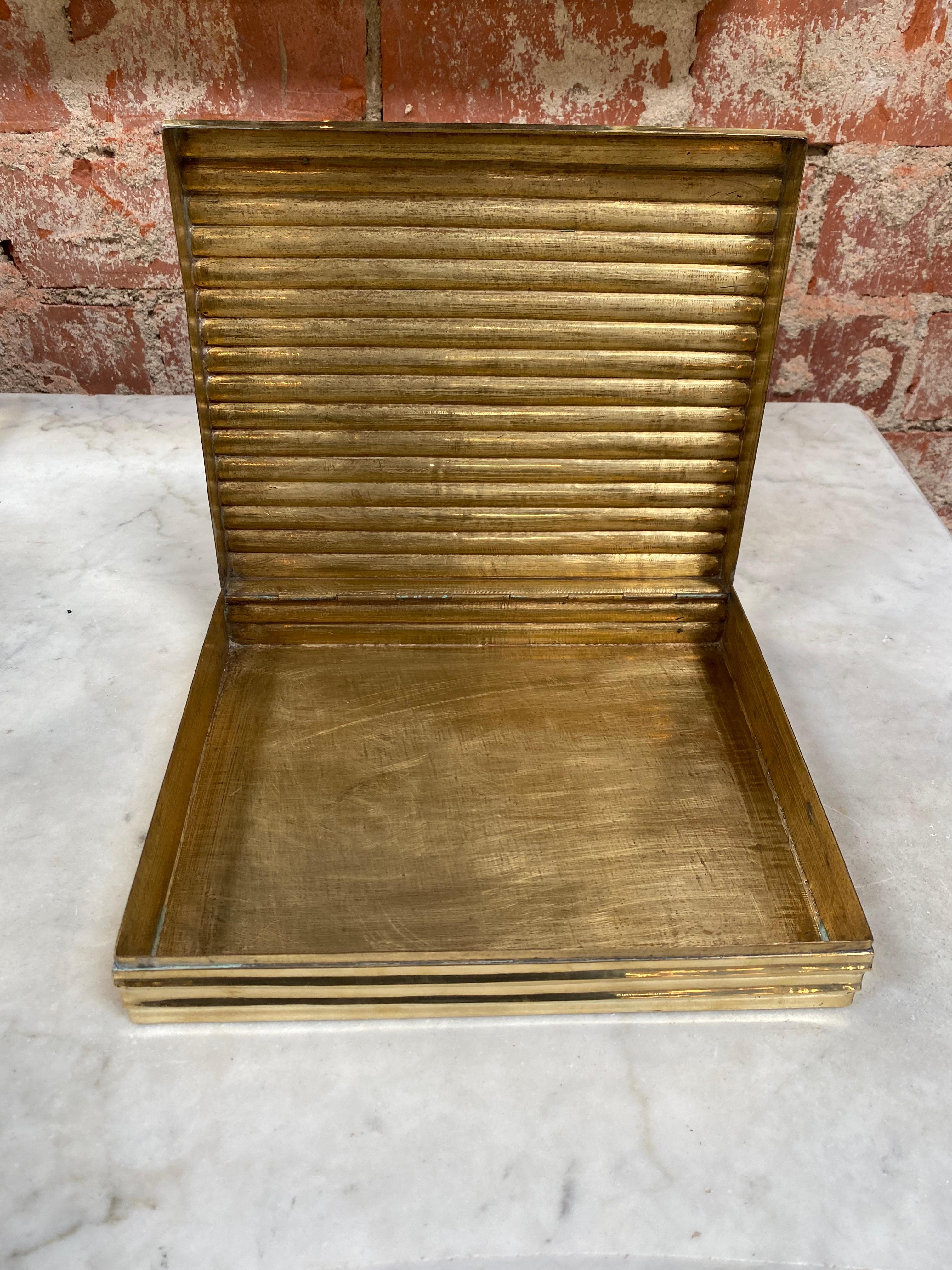 1980s Vintage Italian Decorative Brass Box In Good Condition In Los Angeles, CA