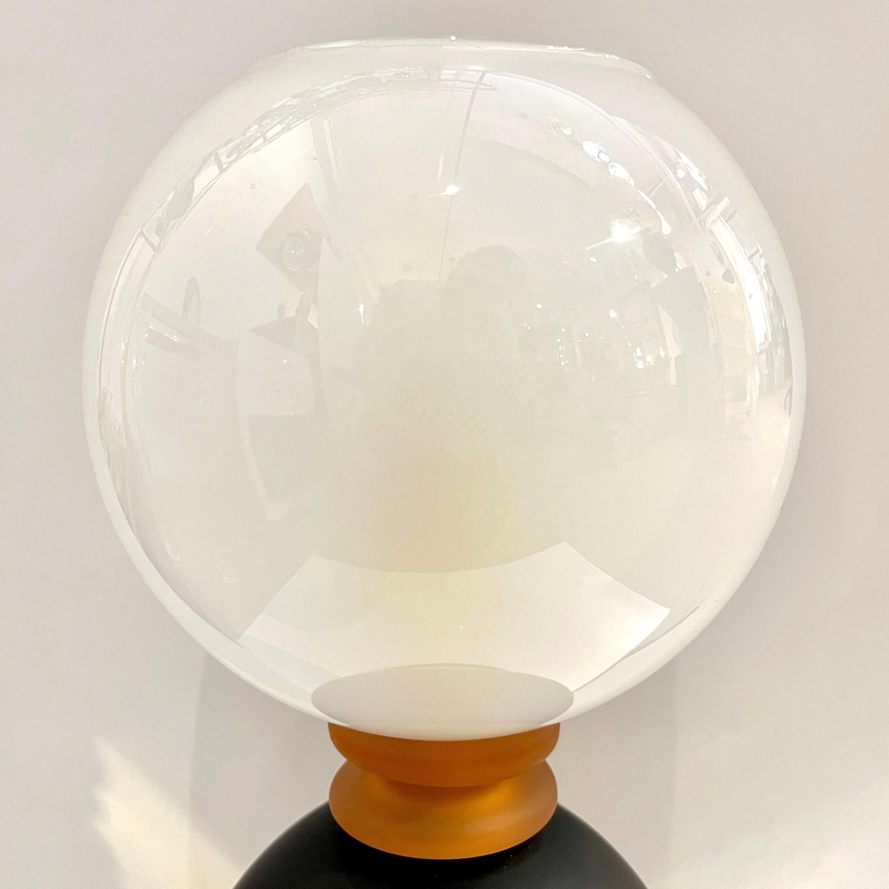 1980s Vintage Italian Pair of Frosted White Matte Black Glass Sphere Table Lamps In Good Condition For Sale In New York, NY