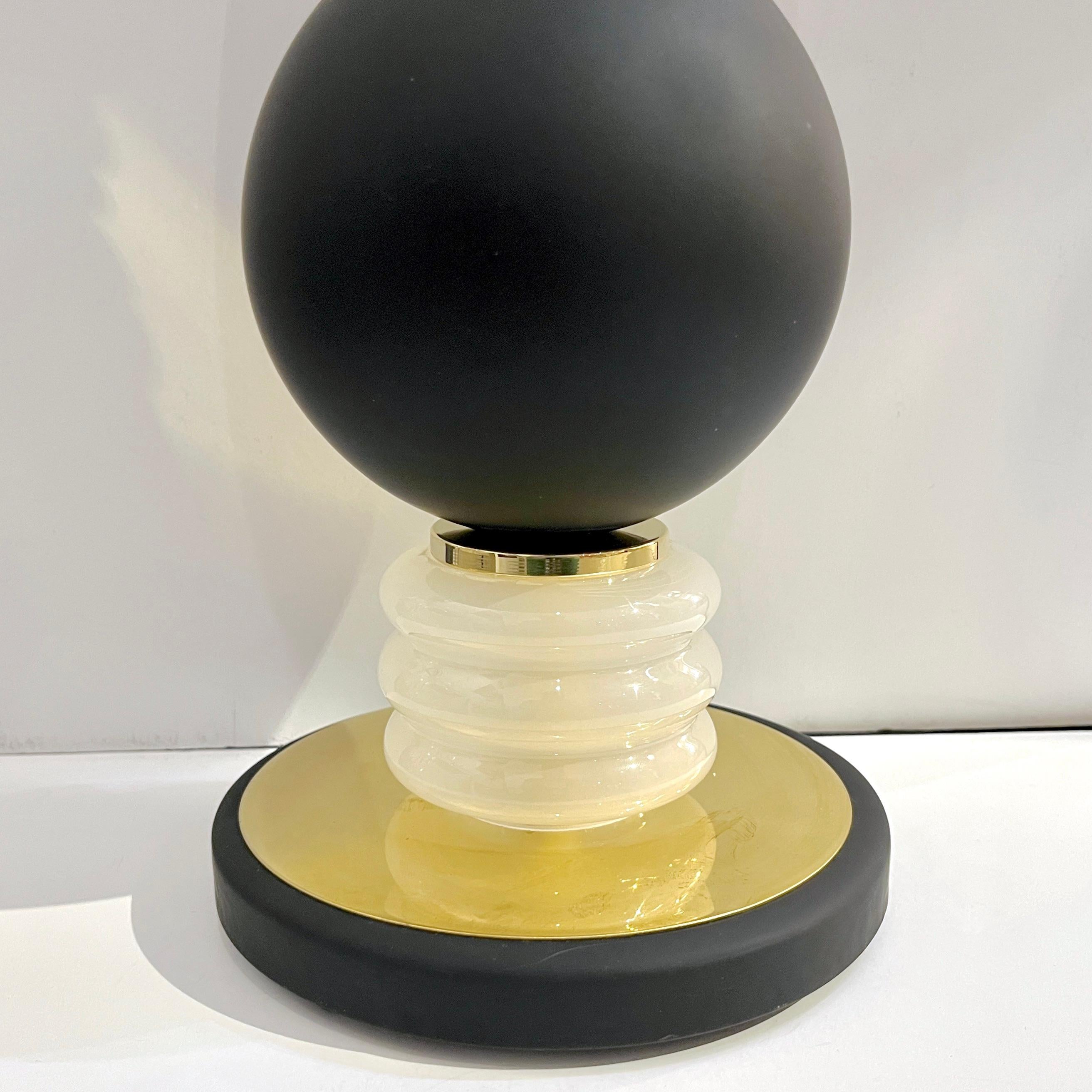 20th Century 1980s Vintage Italian Pair of Frosted White Matte Black Glass Sphere Table Lamps For Sale
