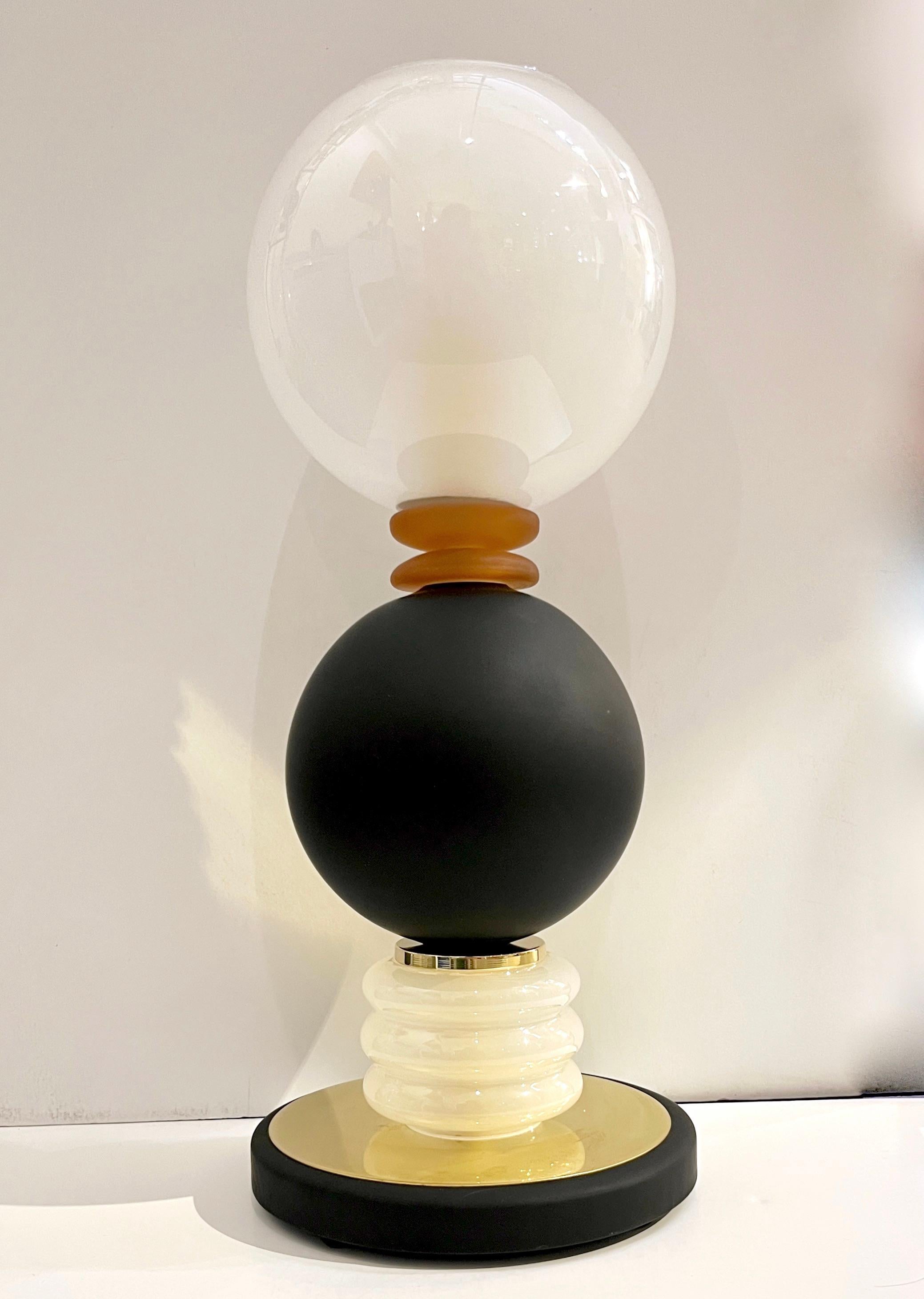 1980s Vintage Italian Pair of Frosted White Matte Black Glass Sphere Table Lamps For Sale 1