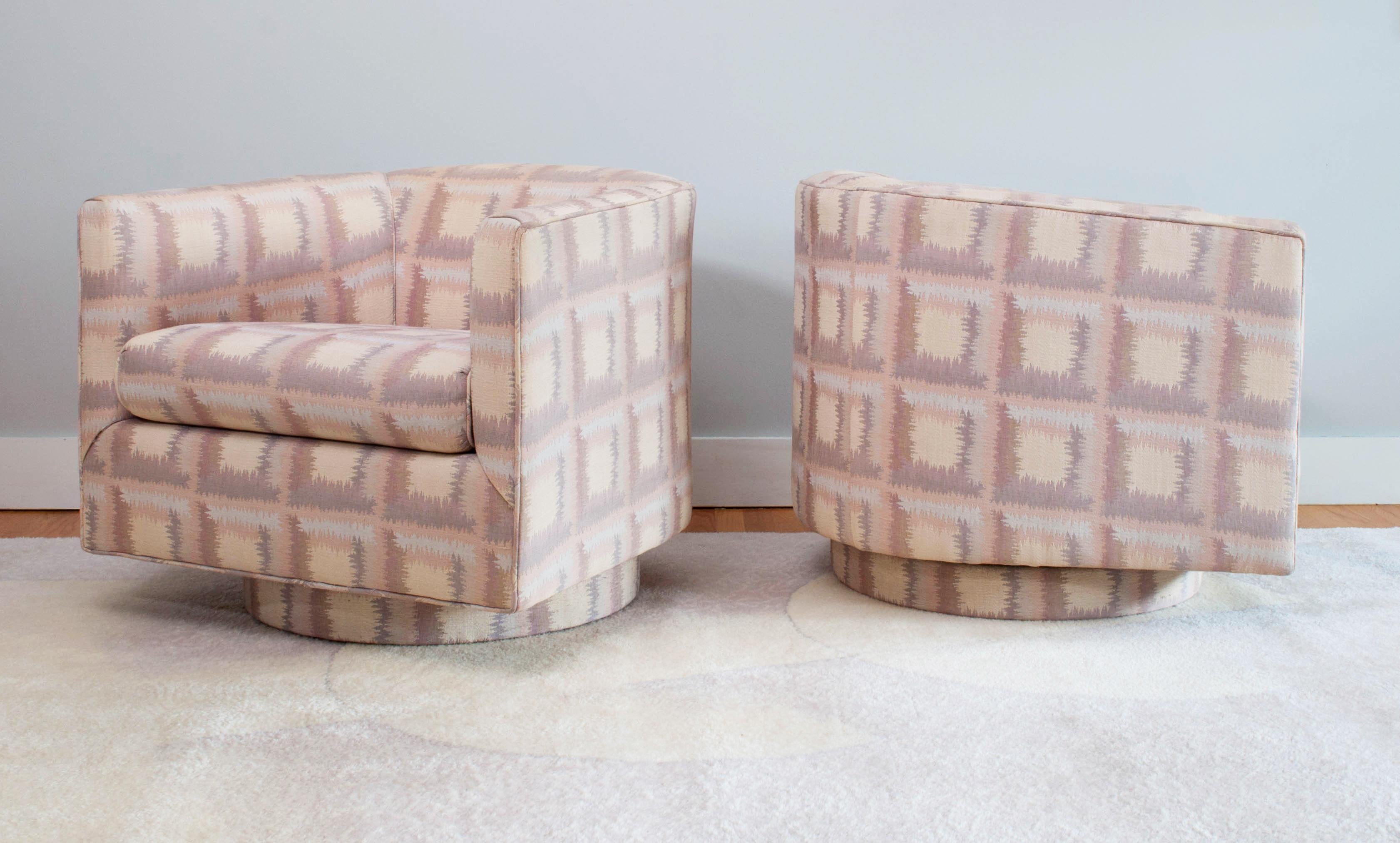 American 1980s Vintage Kessler Pink Purple Upholstered Swivel Club Chair, a Pair For Sale