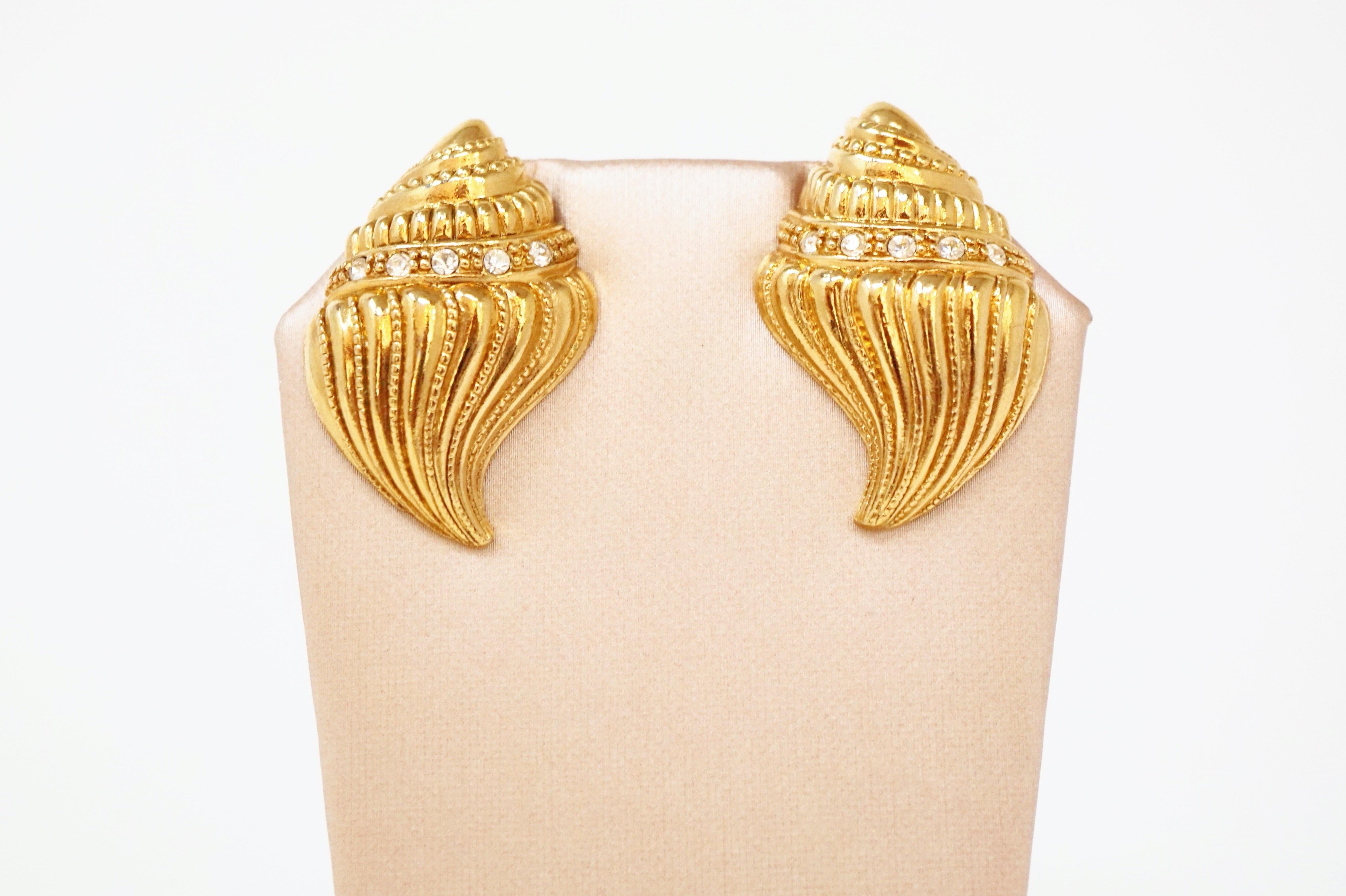 1980s Vintage KJL Kenneth Jay Lane Gilded Seashell Statement Earrings, Signed In Excellent Condition In McKinney, TX