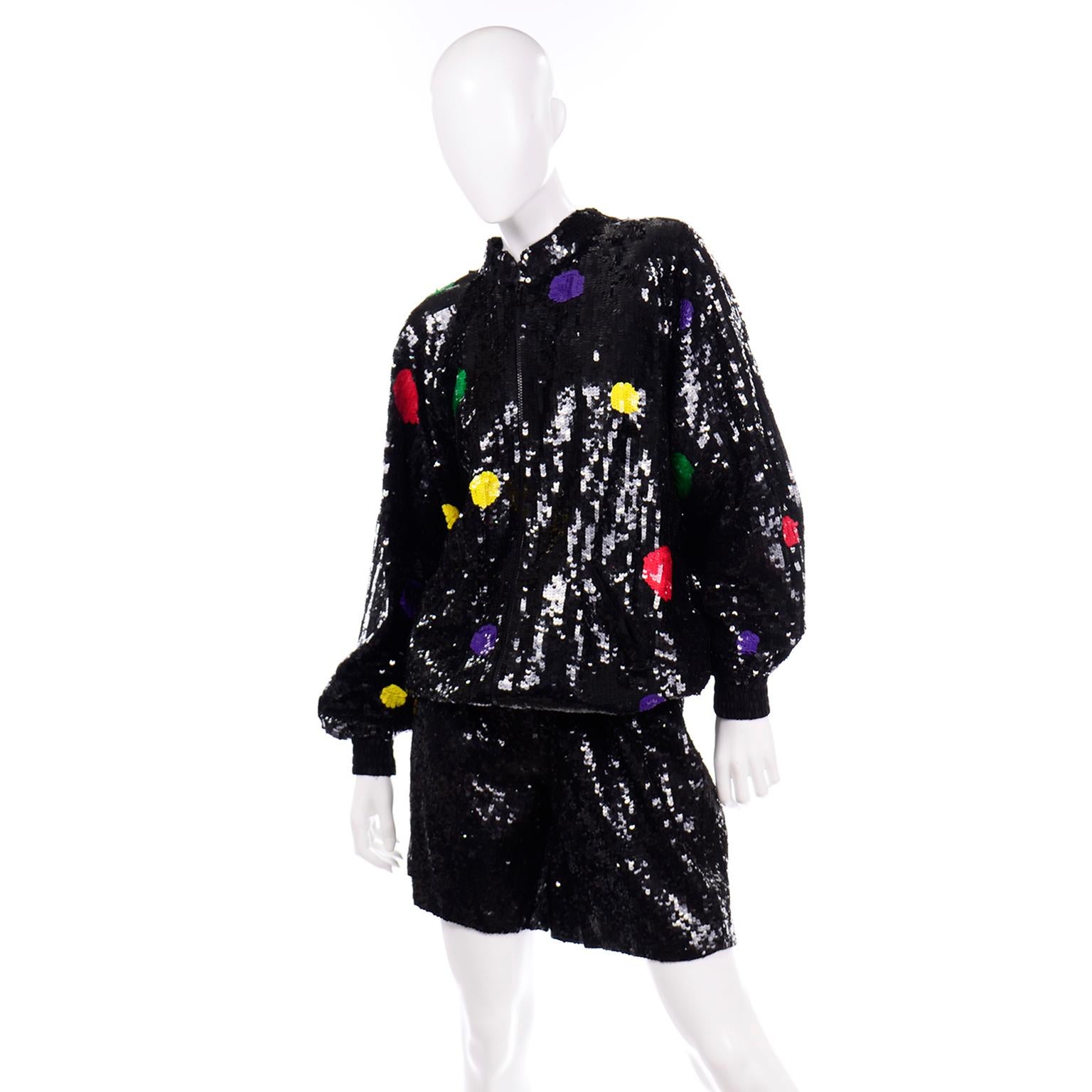 1980er Jahre Vintage Lillie Rubin Polka Dot Pailletten Shorts & Zip Sweatshirt Anzug Set Med (Schwarz) im Angebot