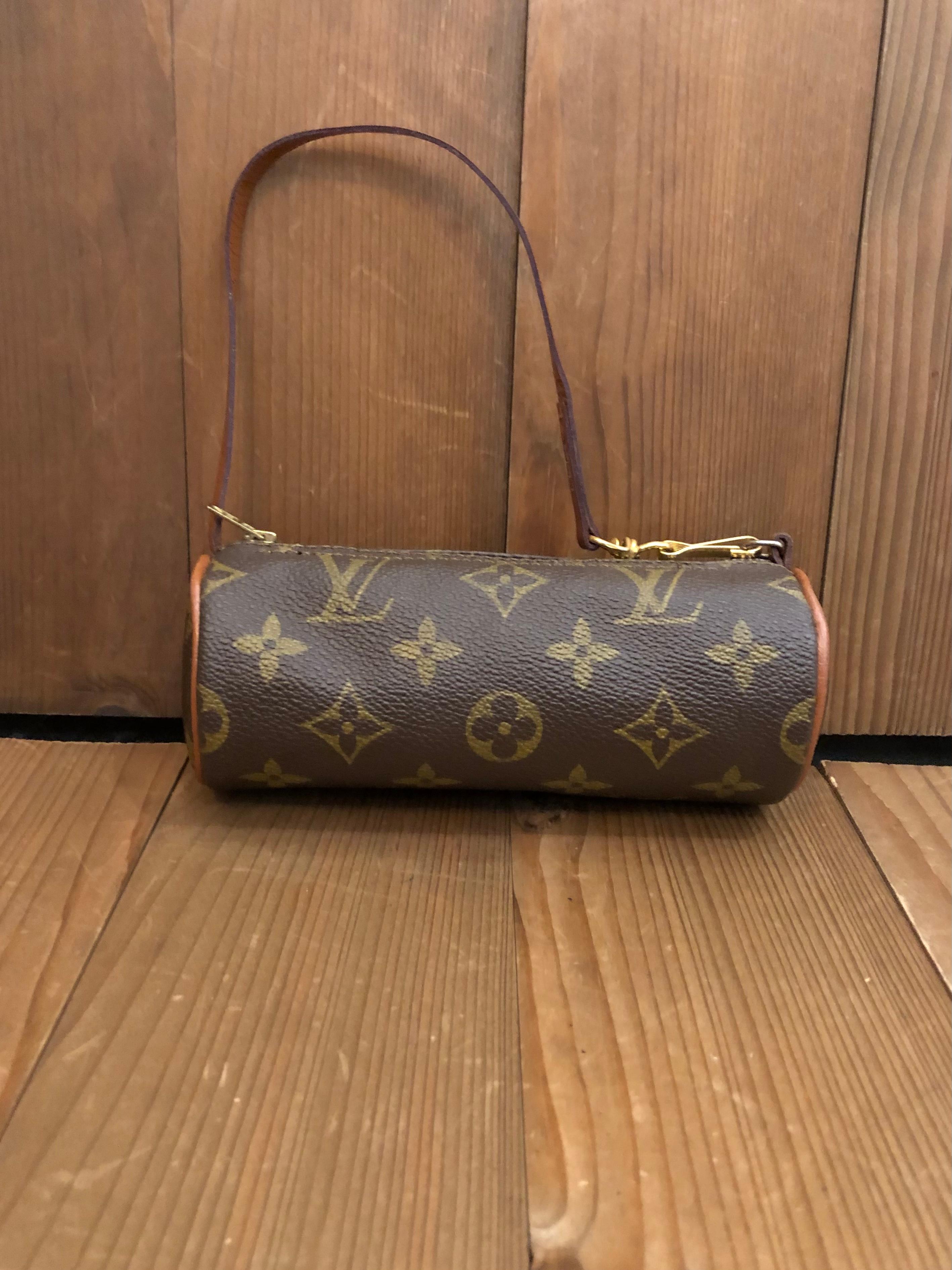 Noir Louis Vuitton - Petit sac à main vintage à monogrammes avec pochette papillon, années 1980