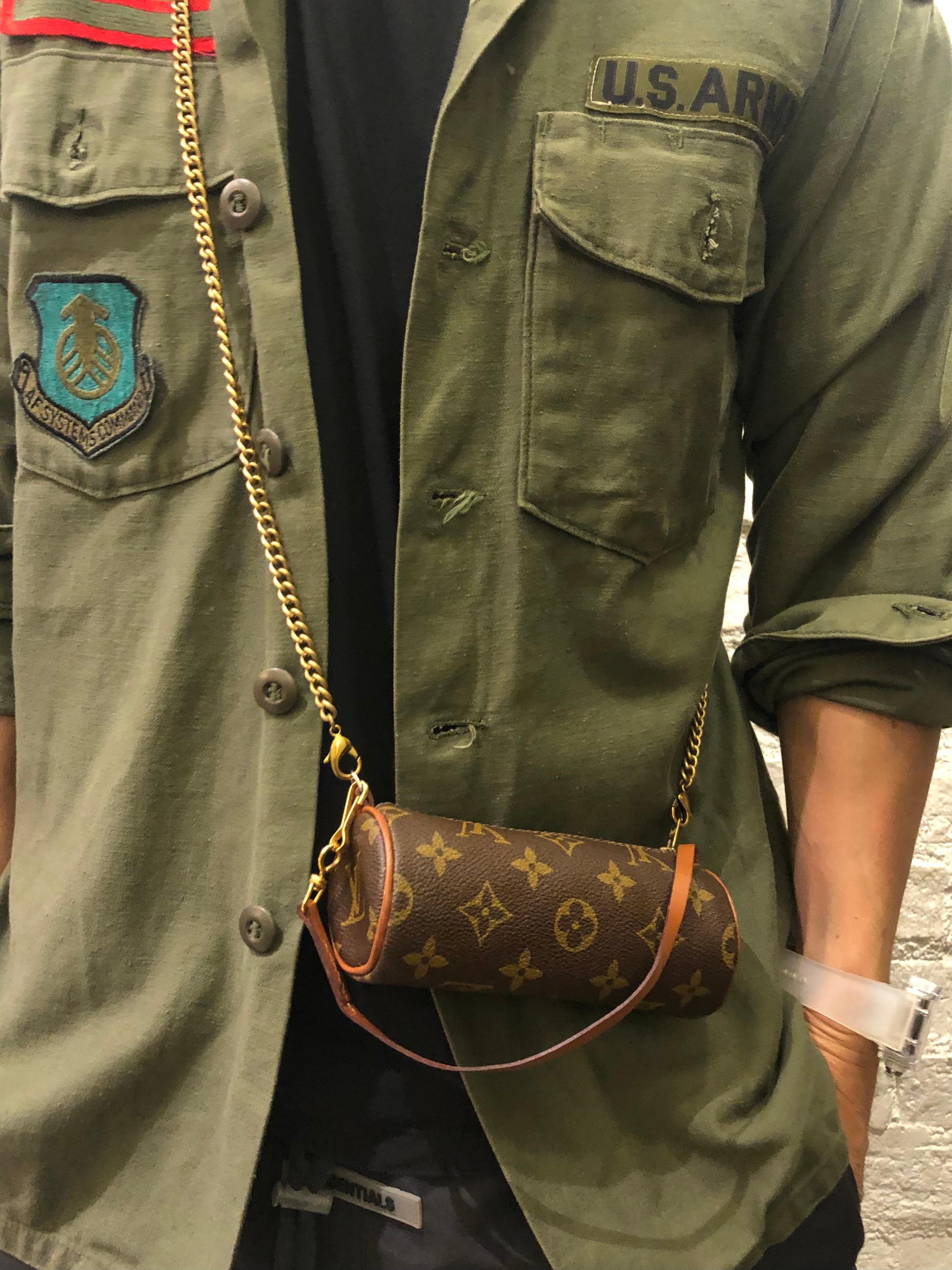 Louis Vuitton - Petit sac à main vintage à monogrammes avec pochette papillon, années 1980 1