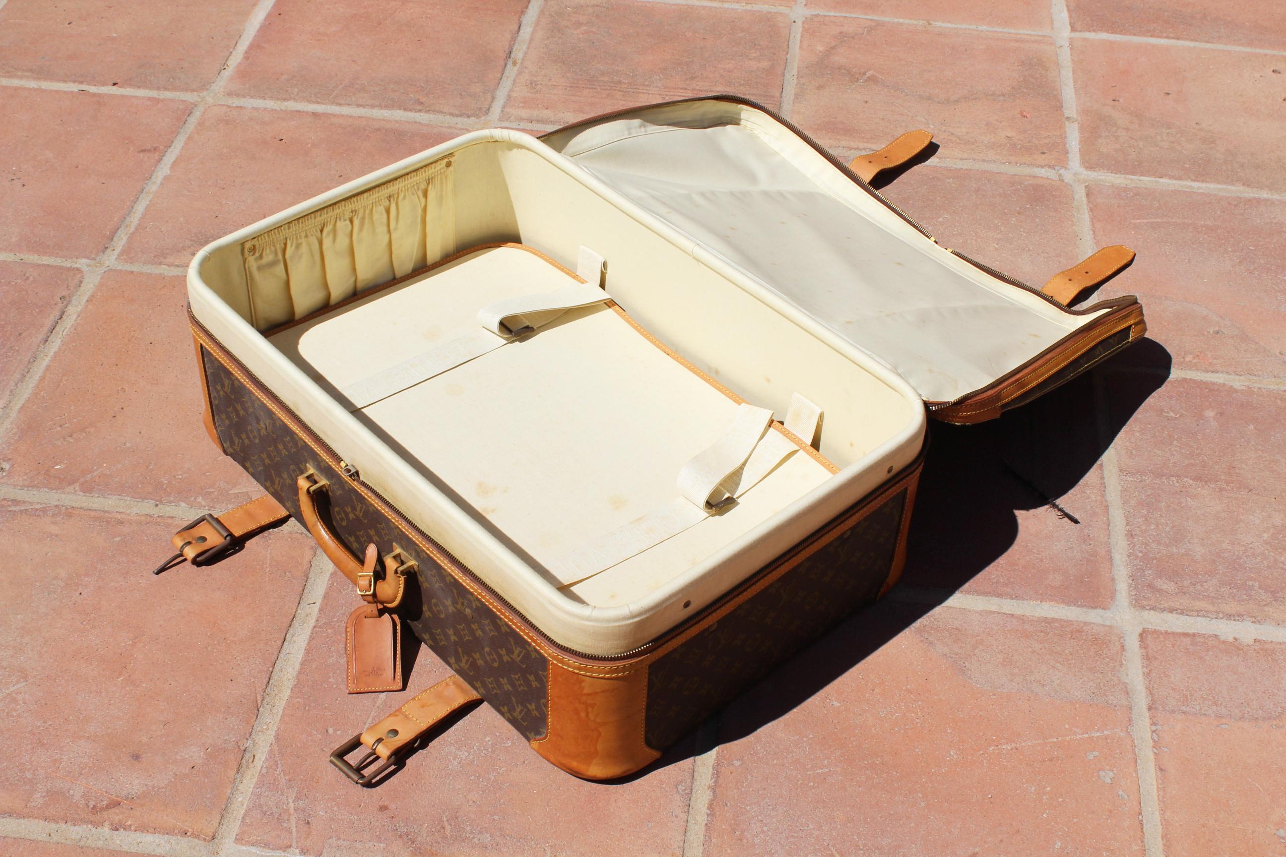 1980s Vintage Louis Vuitton Suitcase For Sale 1