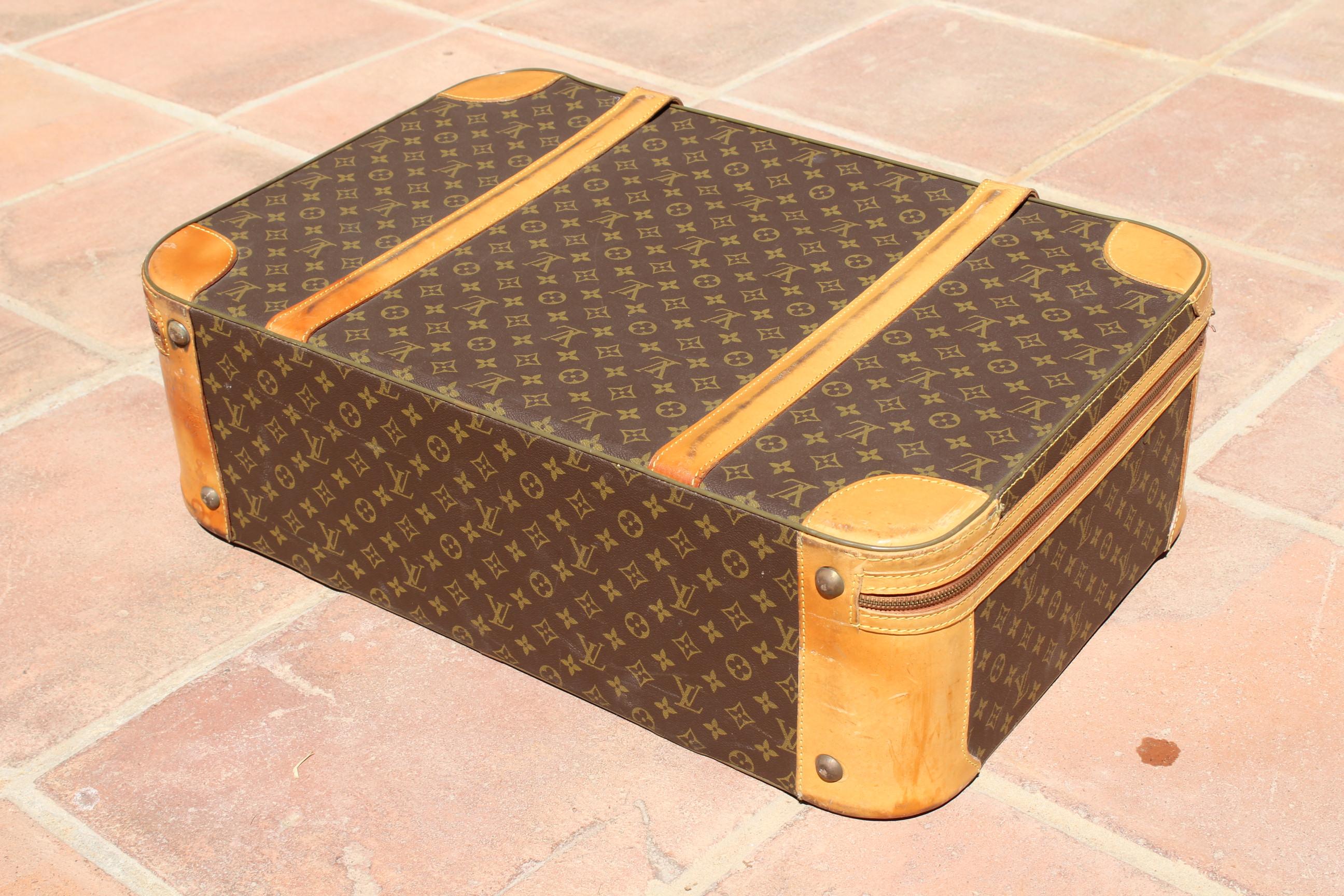 1980s Vintage Louis Vuitton Suitcase In Good Condition For Sale In Marbella, ES