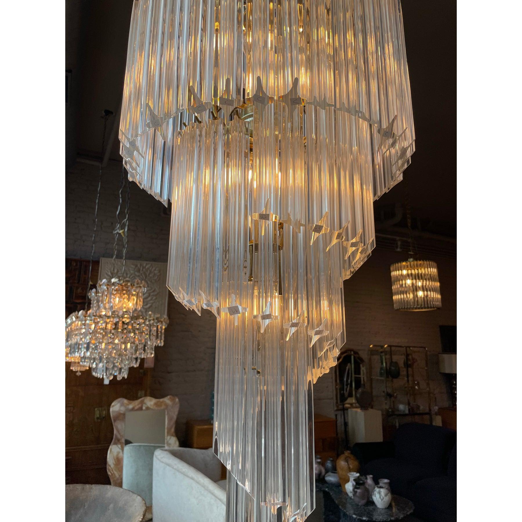1980s Vintage Lucite Spiral Chandelier For Sale 1