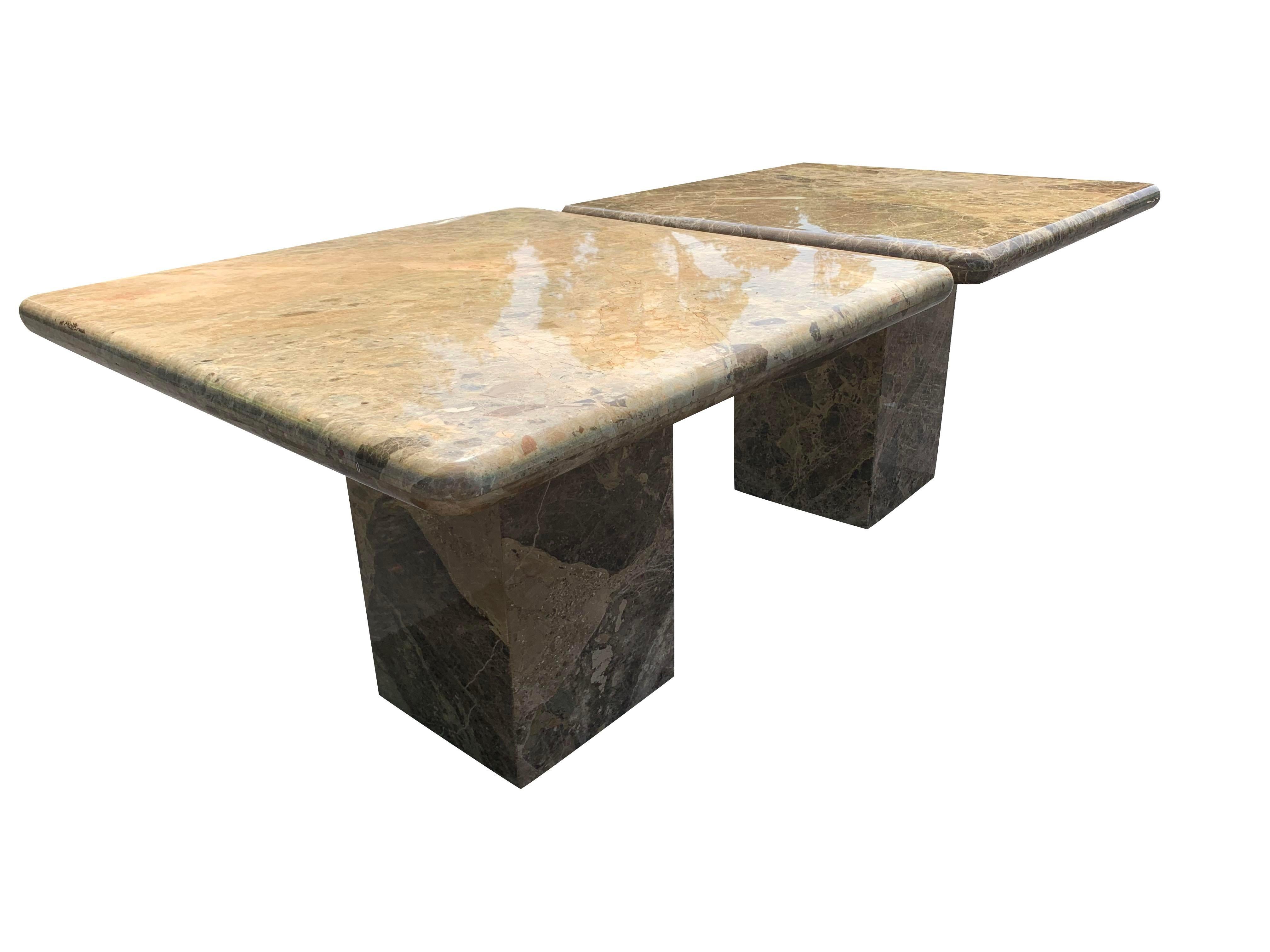 Moderne Paire de tables en marbre des années 1980 en vente