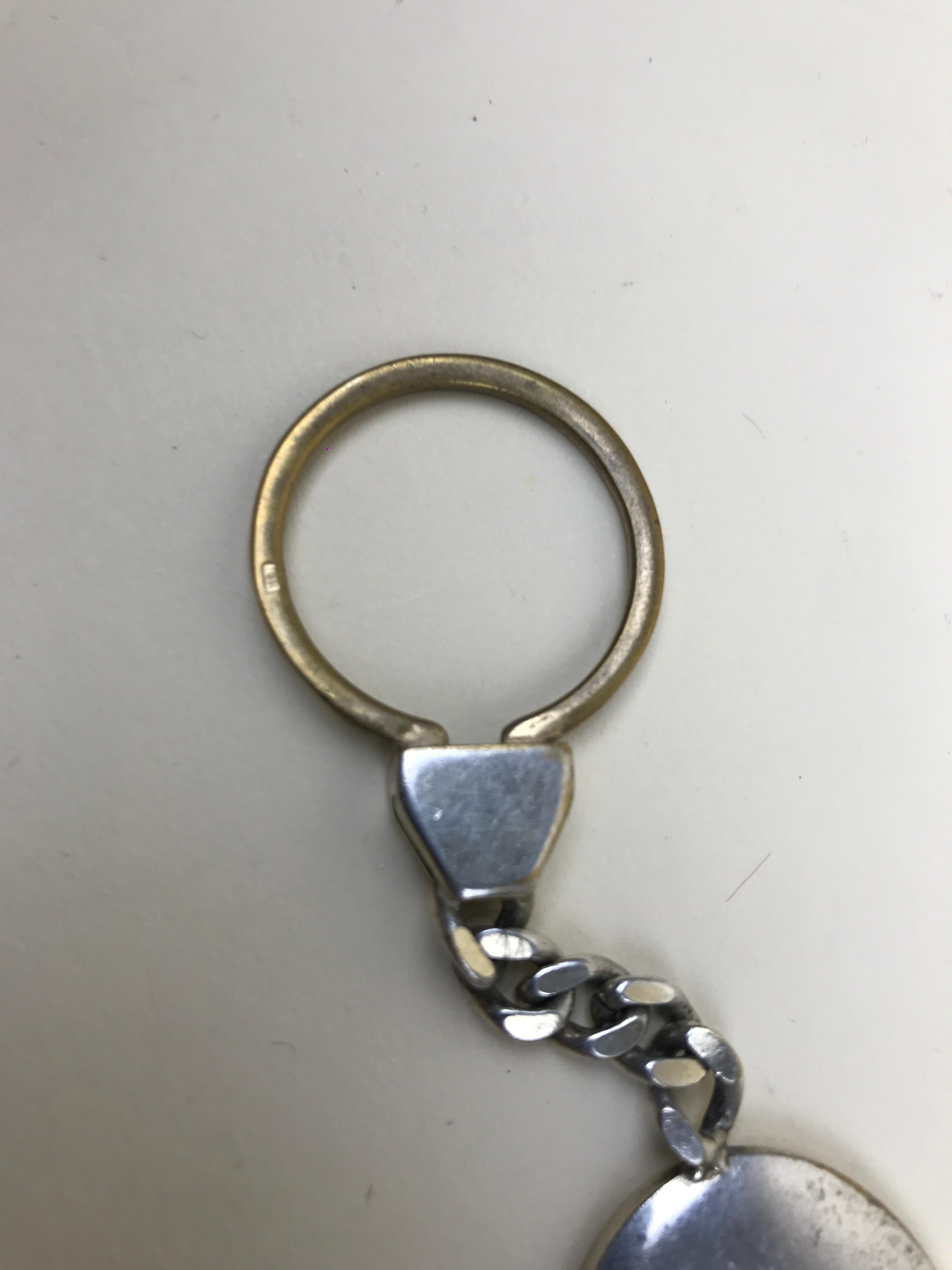 1980s Vintage Metal and Brass Advertising Mercedes Benz Oval Keyring In Good Condition For Sale In Milan, IT