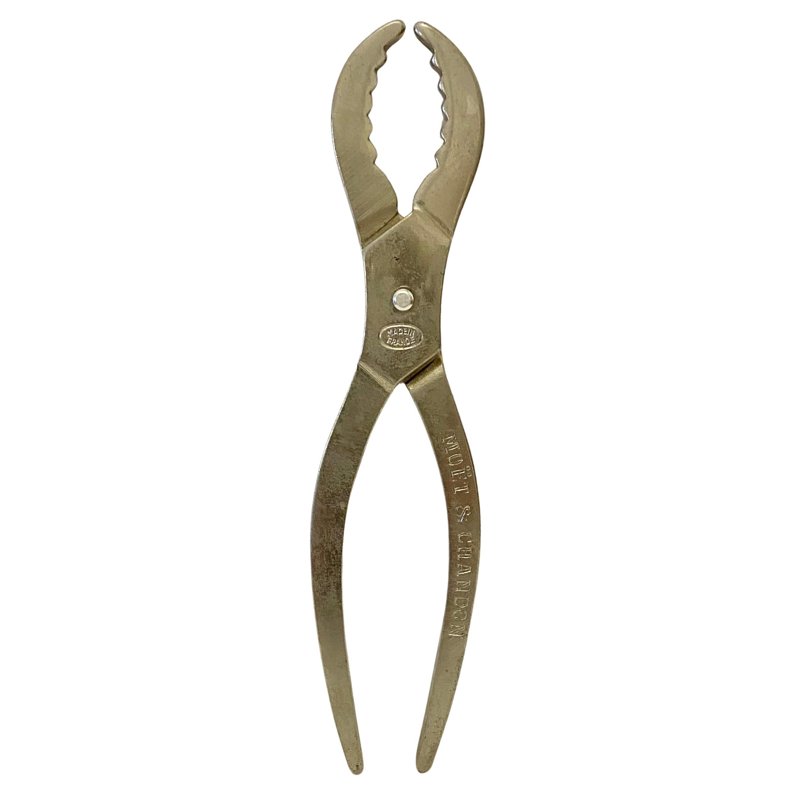 1980er Vintage MOET & CHANDON Silberne Metall Sektkorkenzange im Angebot