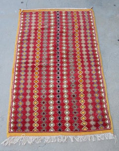 Tapis tribal marocain vintage tissé à la main Boujad des années 1980
