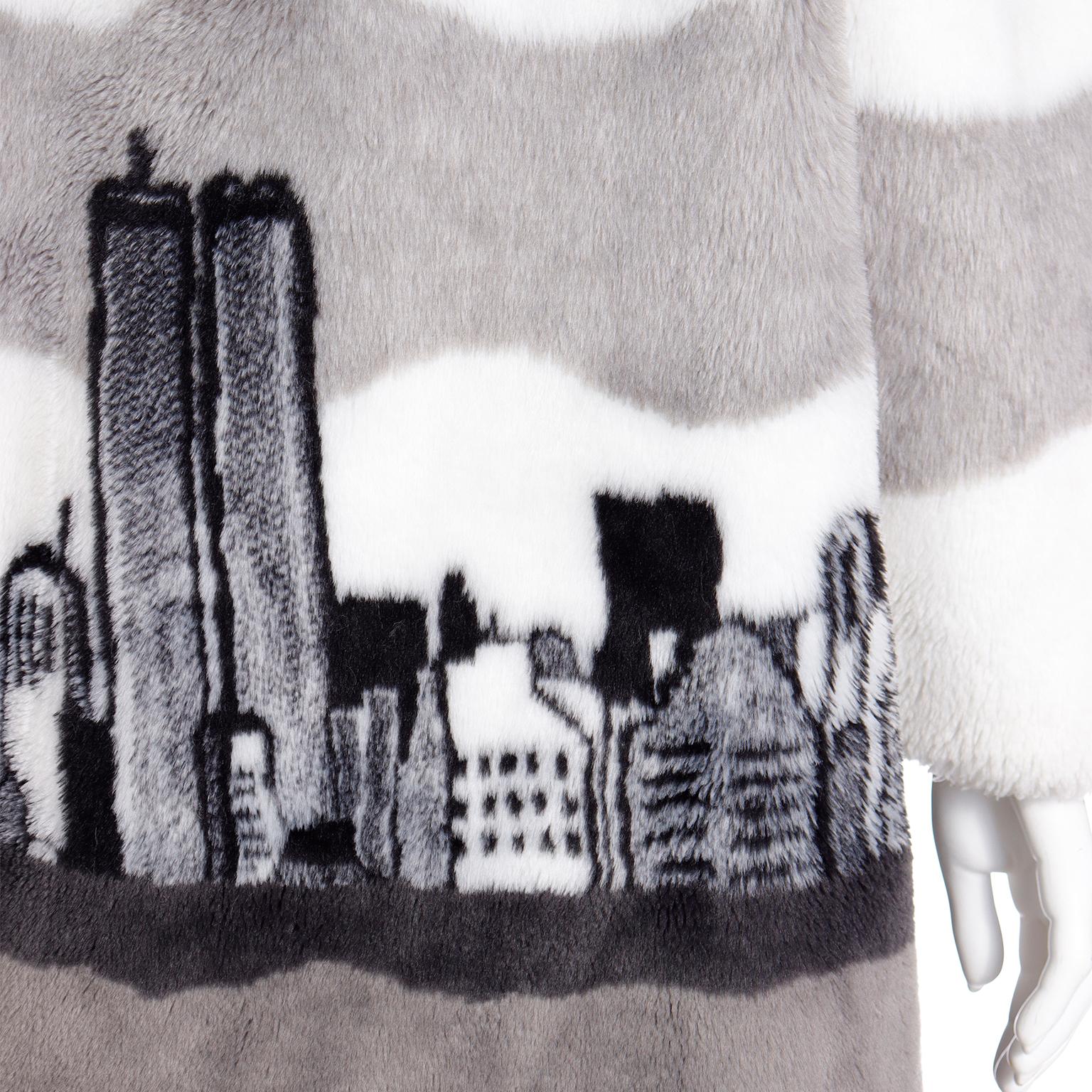 1980s Vintage NYC Skyline Twin Towers White Black & Grey Faux Fur Coat For Sale 4