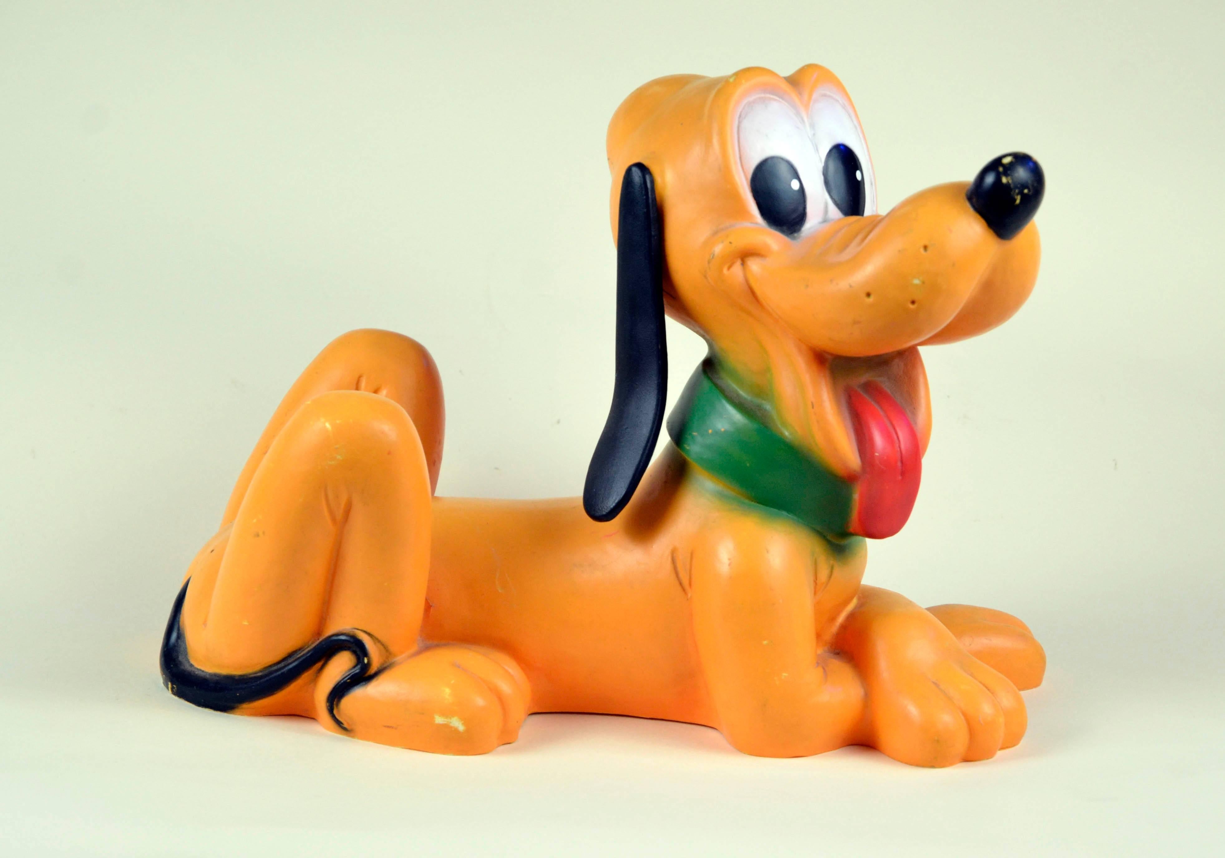 Nice vintage Pluto the Pup nightlight from the German brand Heico, made in the 1980s under licence for Disney. Pluto ears can be twisted.
Originally produced as nightlight is made of plastic, but don't have at present any electrical