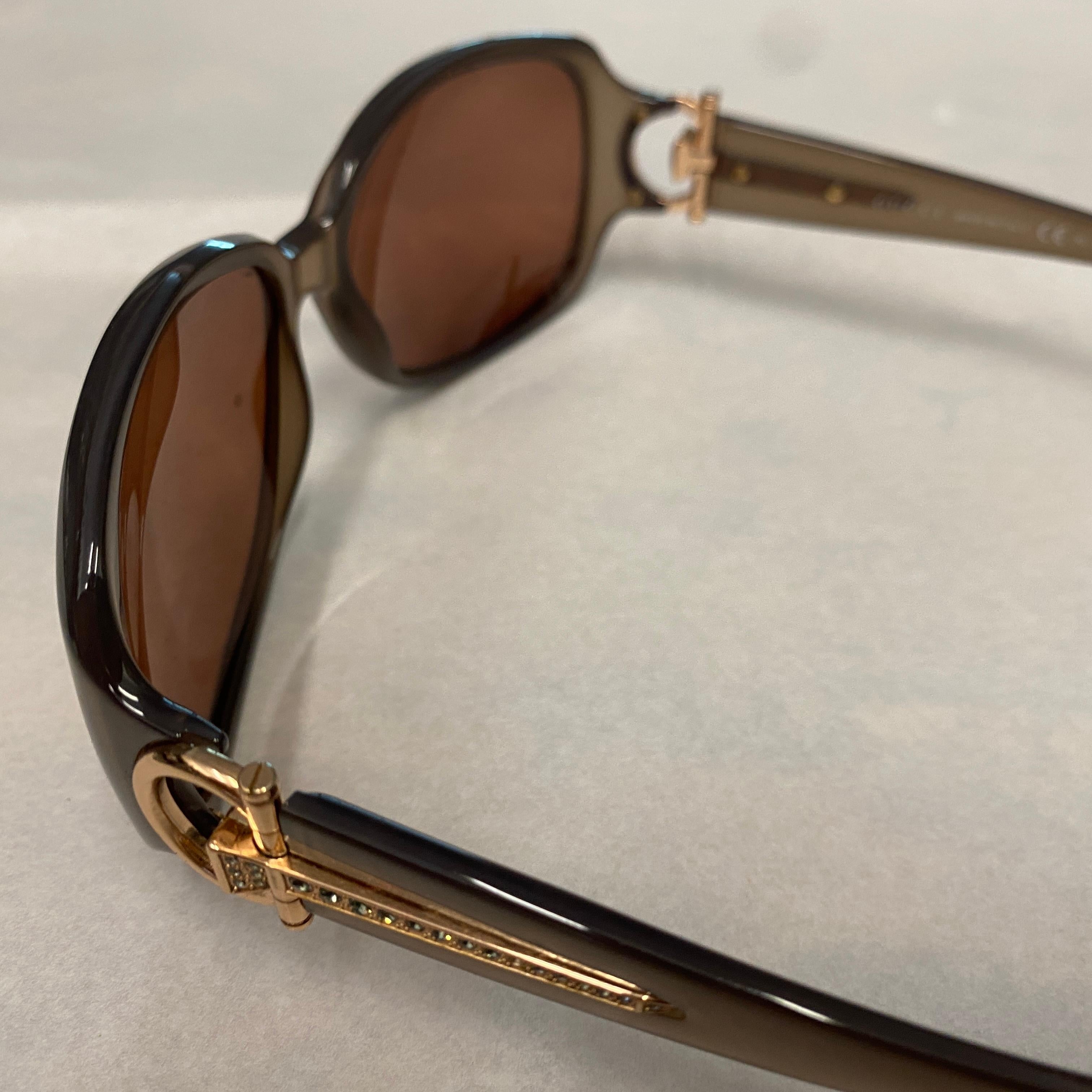 1980s Vintage Oversized Italian Sunglasses by Gucci In Good Condition For Sale In Aci Castello, IT