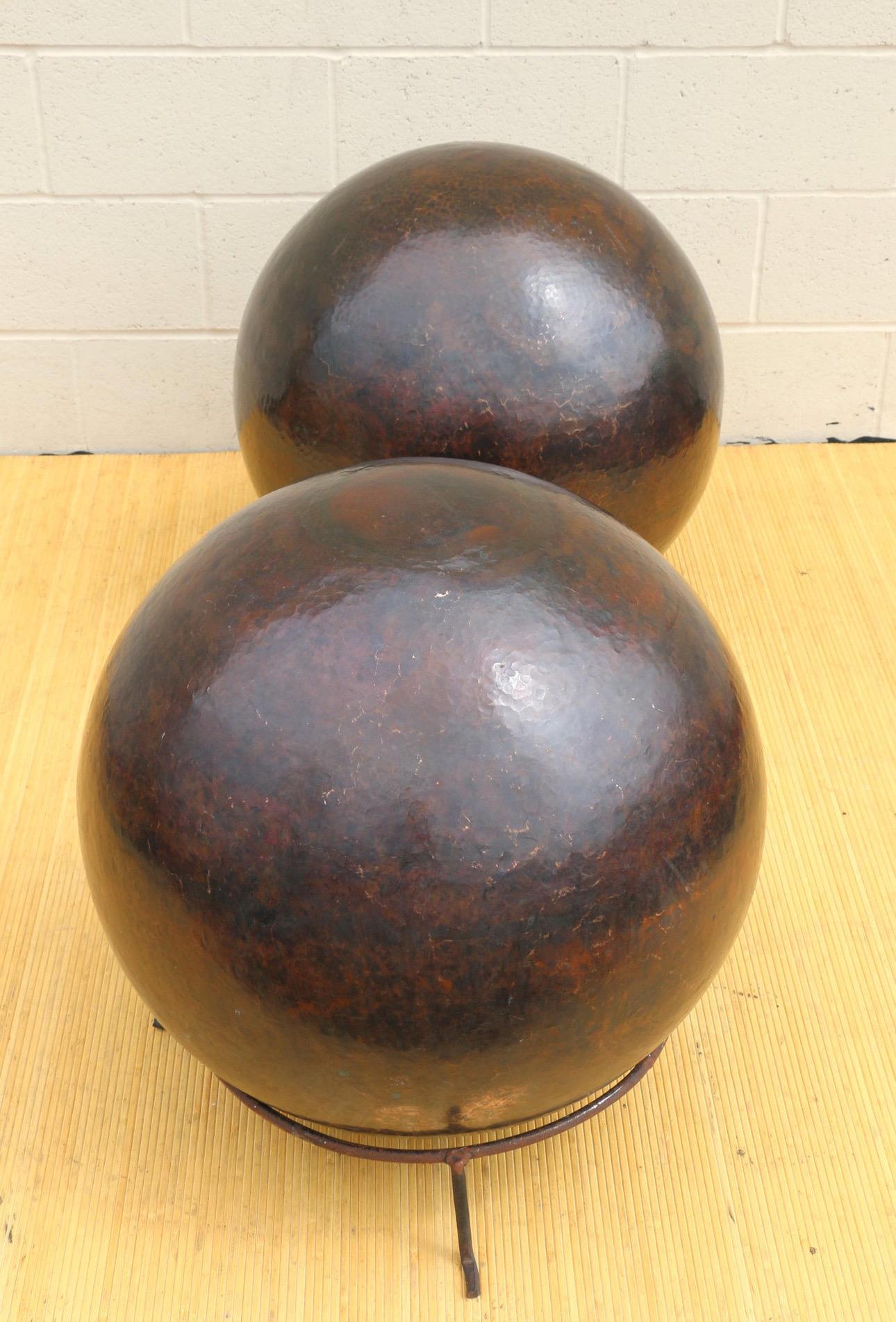 Late 20th Century 1980s Vintage Pair of Copper Spheres Sculptures by Robert Kuo For Sale