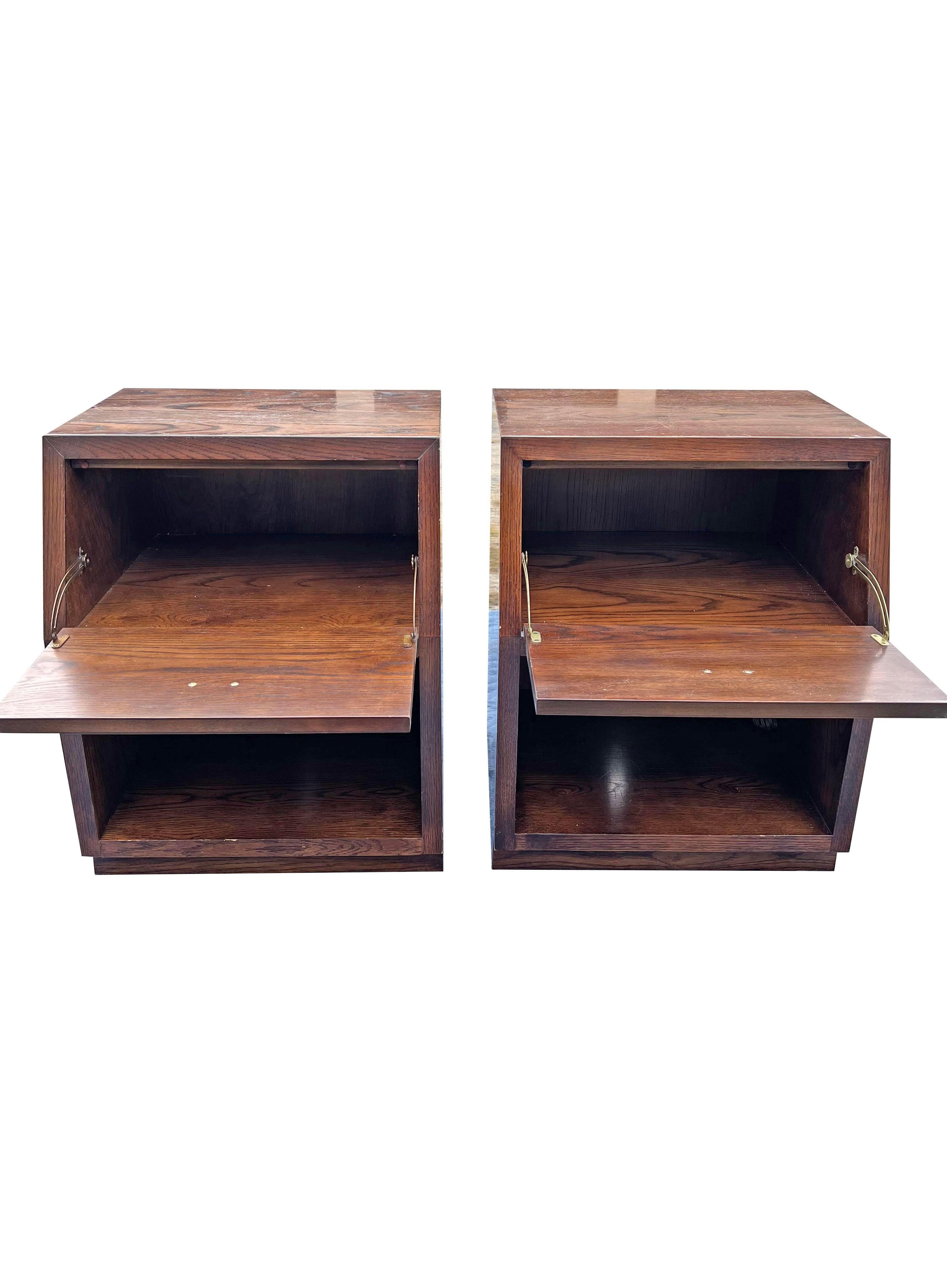 Late 20th Century 1980s Vintage Pair of Henredon Scene 1 One Night Stands in Campaign Style