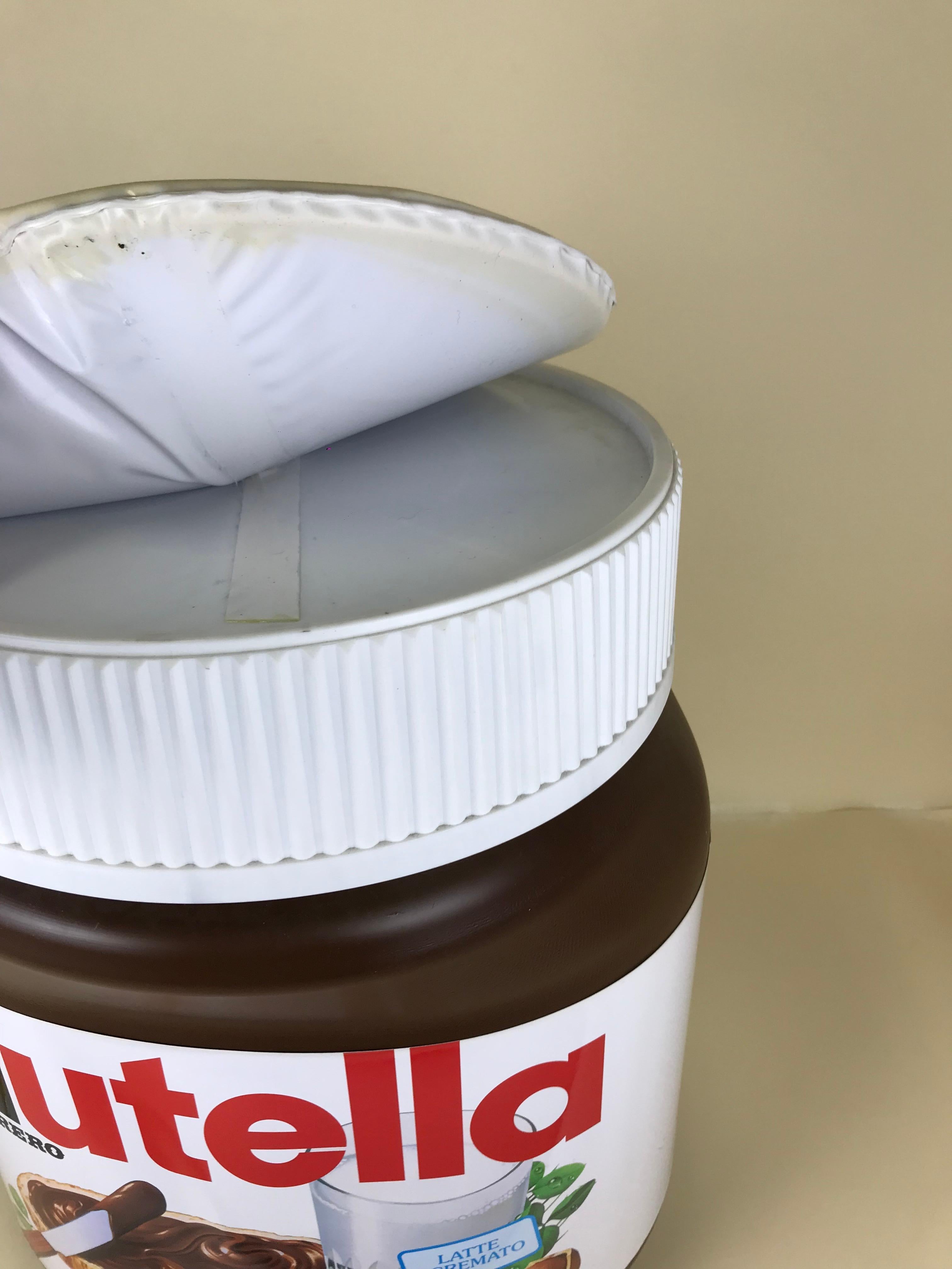 1980er Jahre Vintage Ferrero Nutella Hocker aus Kunststoff mit Kissenplatte, hergestellt in Italien 2