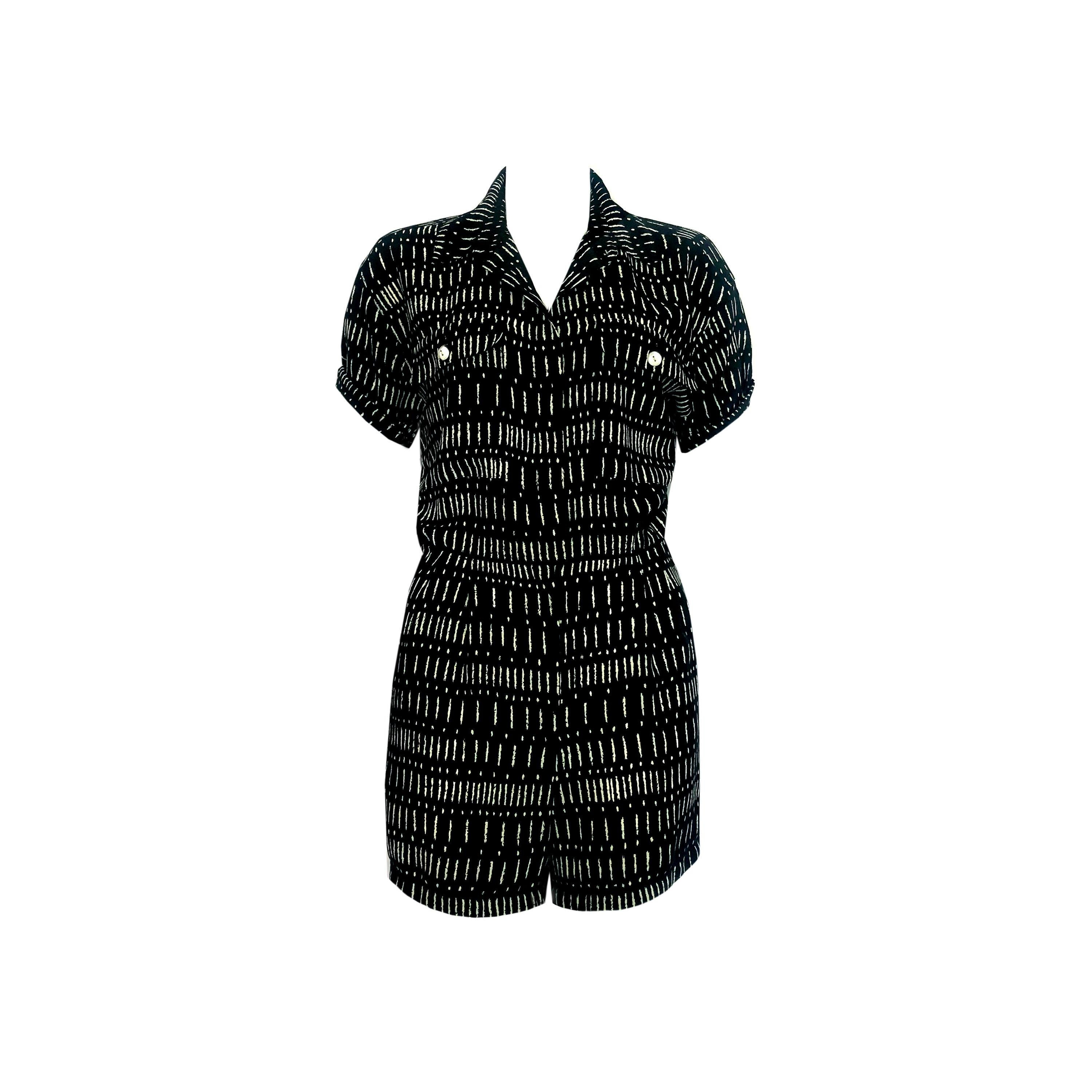 1980s Vintage Playsuit - Black & White Abstract Print - Pockets Details For Sale 1