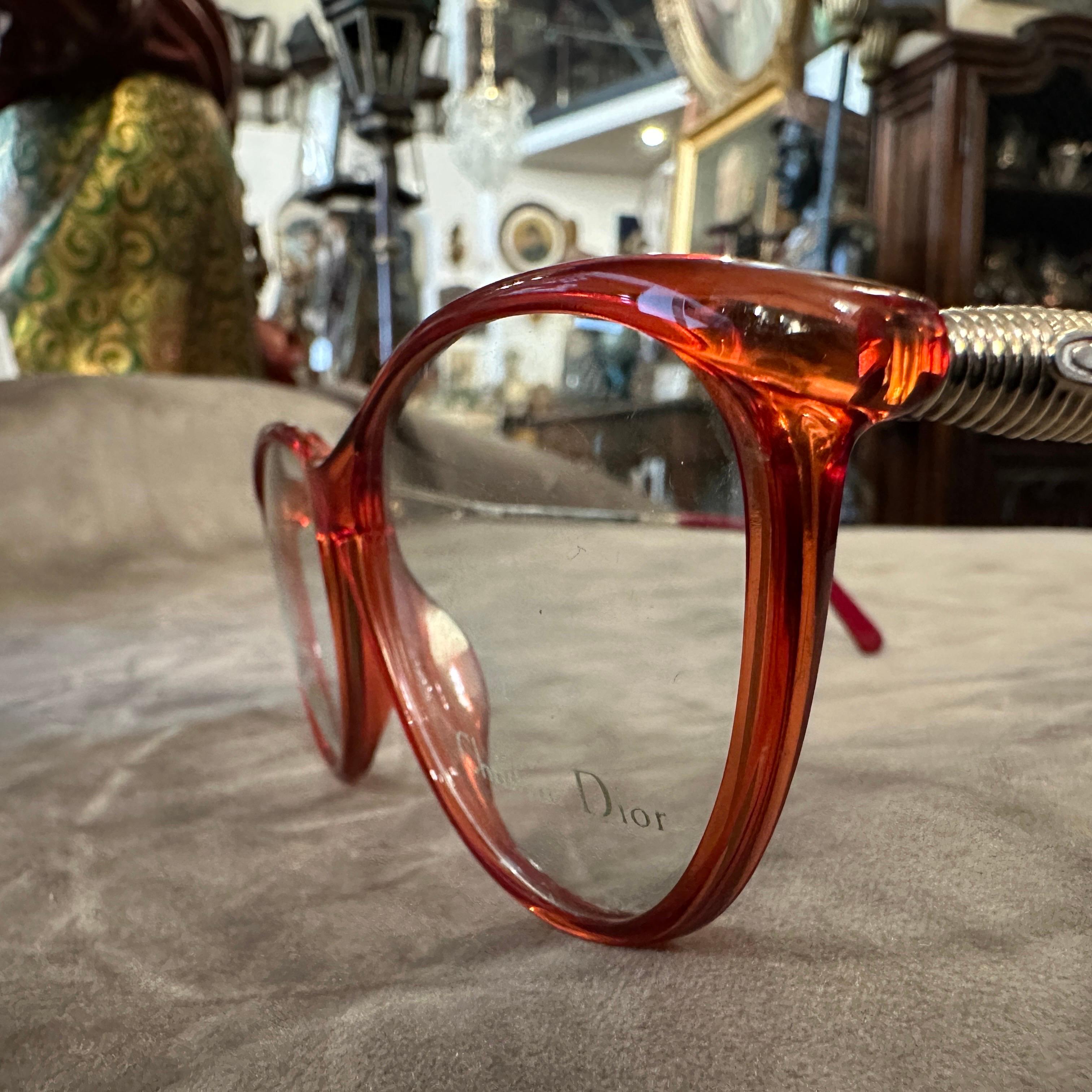 1980er Vintage Rotes Azetat und Messing Elegante Brillen von Christian Dior Damen im Angebot