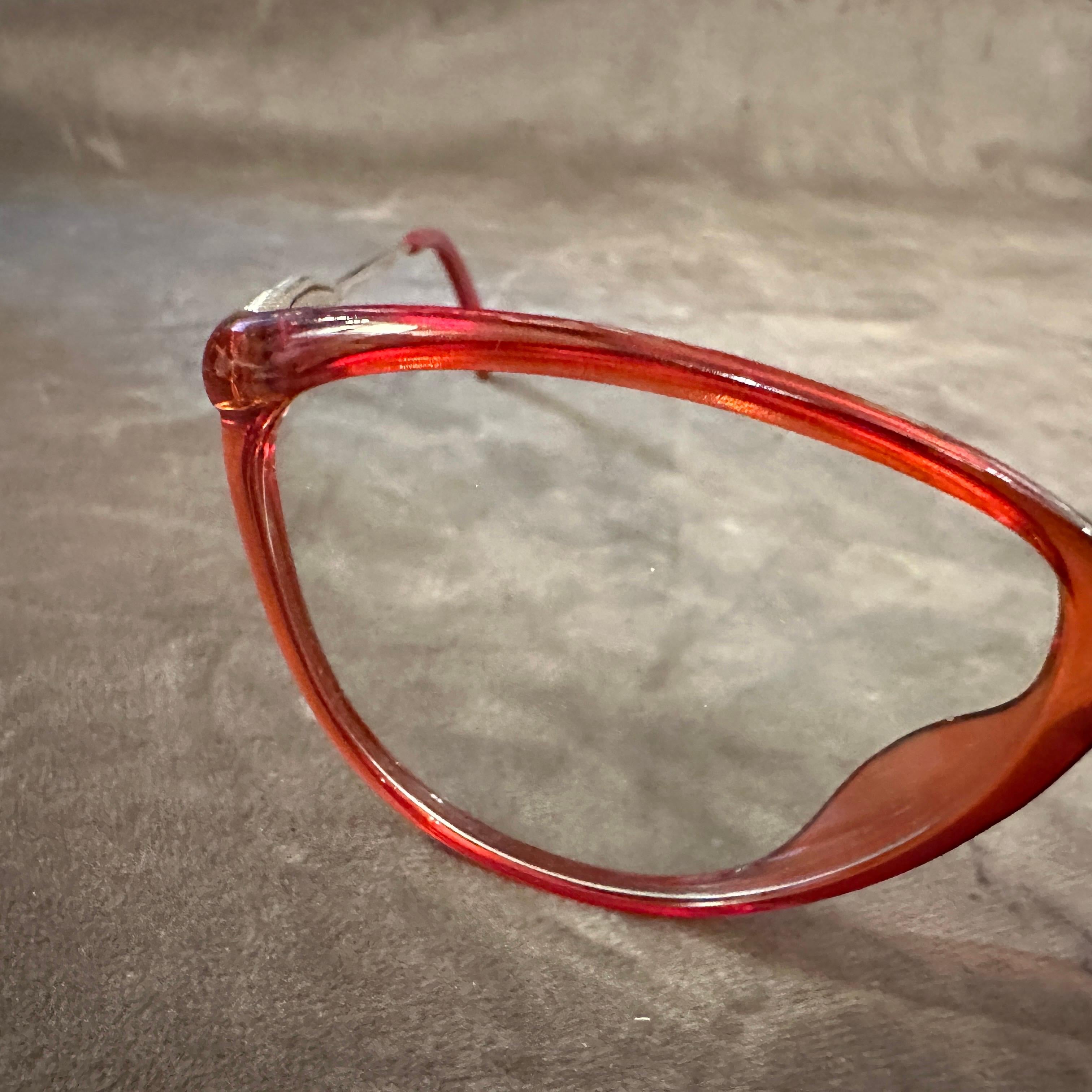 1980er Vintage Rotes Azetat und Messing Elegante Brillen von Christian Dior im Angebot 3