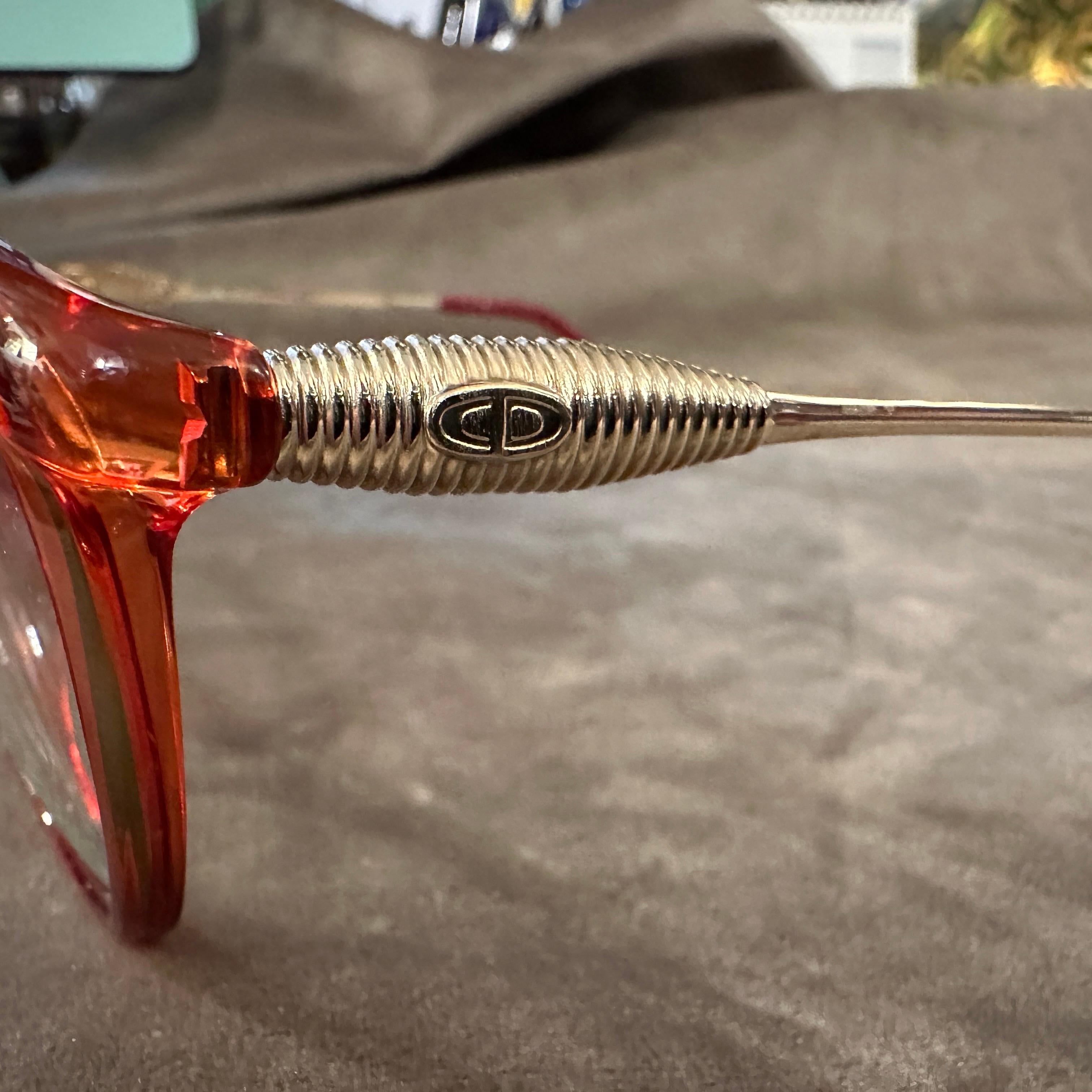 1980er Vintage Rotes Azetat und Messing Elegante Brillen von Christian Dior im Angebot 4