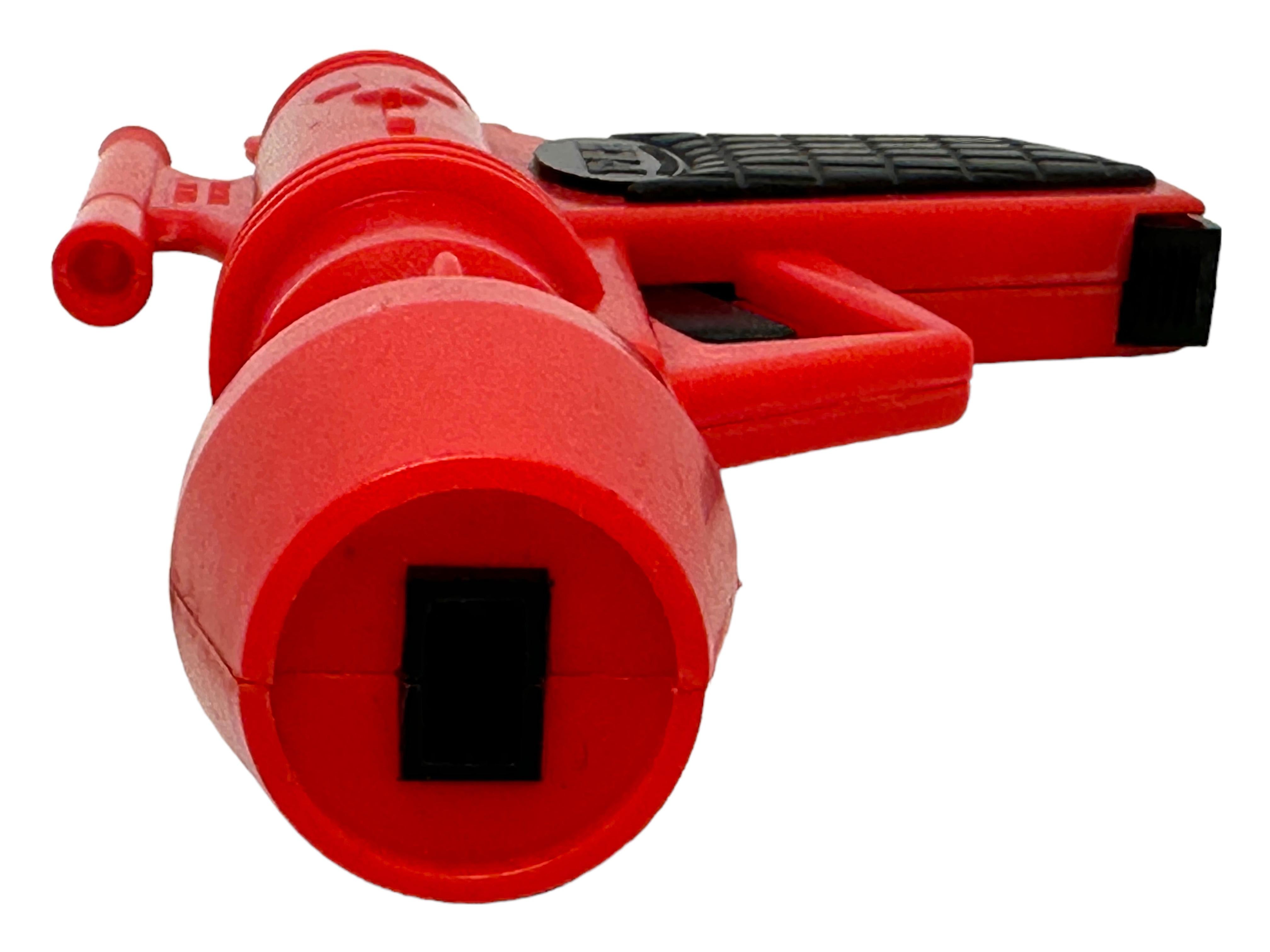 1980s Vintage Red PEZ Space Gun Candy Dispenser U. S. Pat. 3.370.746 In Good Condition For Sale In Nuernberg, DE