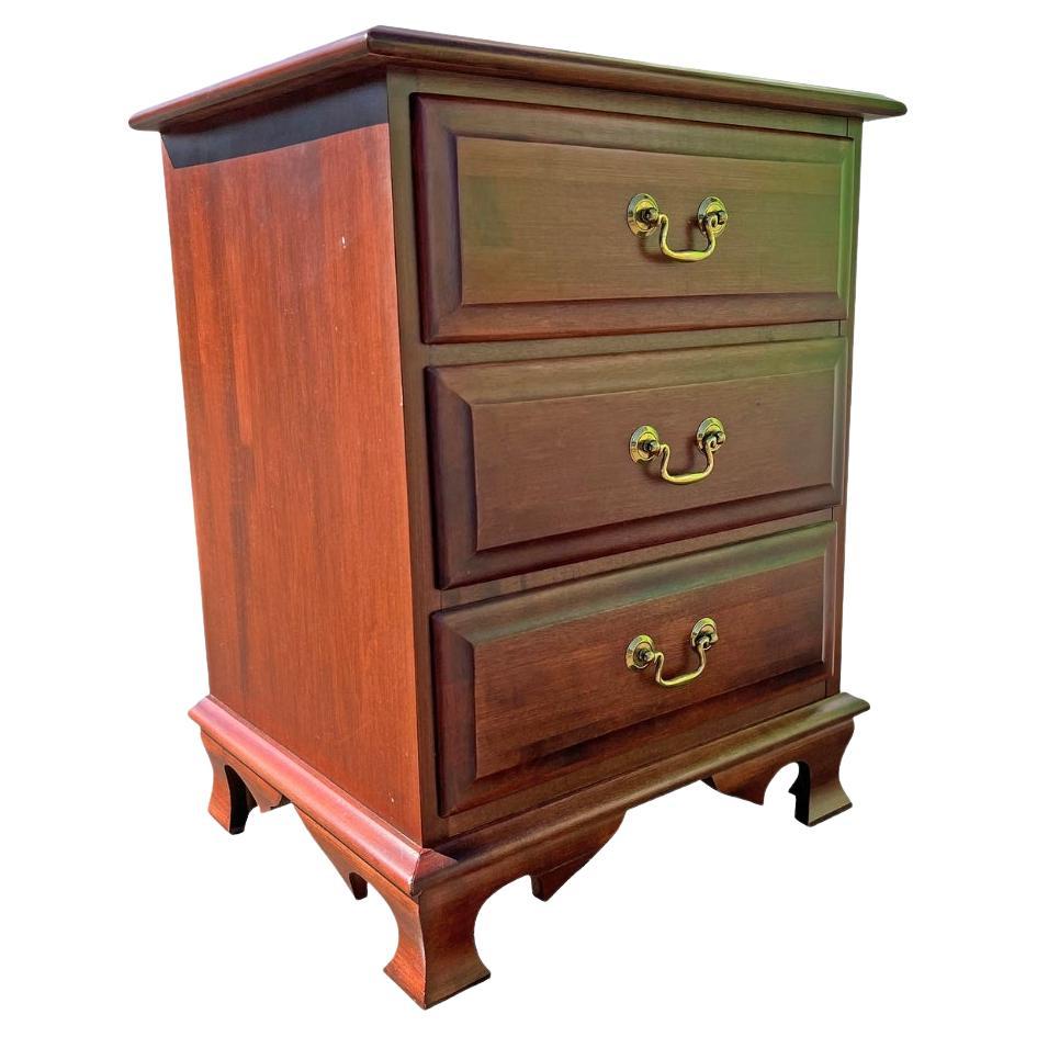 1980s Vintage Small Traditional Dresser Accent Bedside Table by Mossehead Maine For Sale