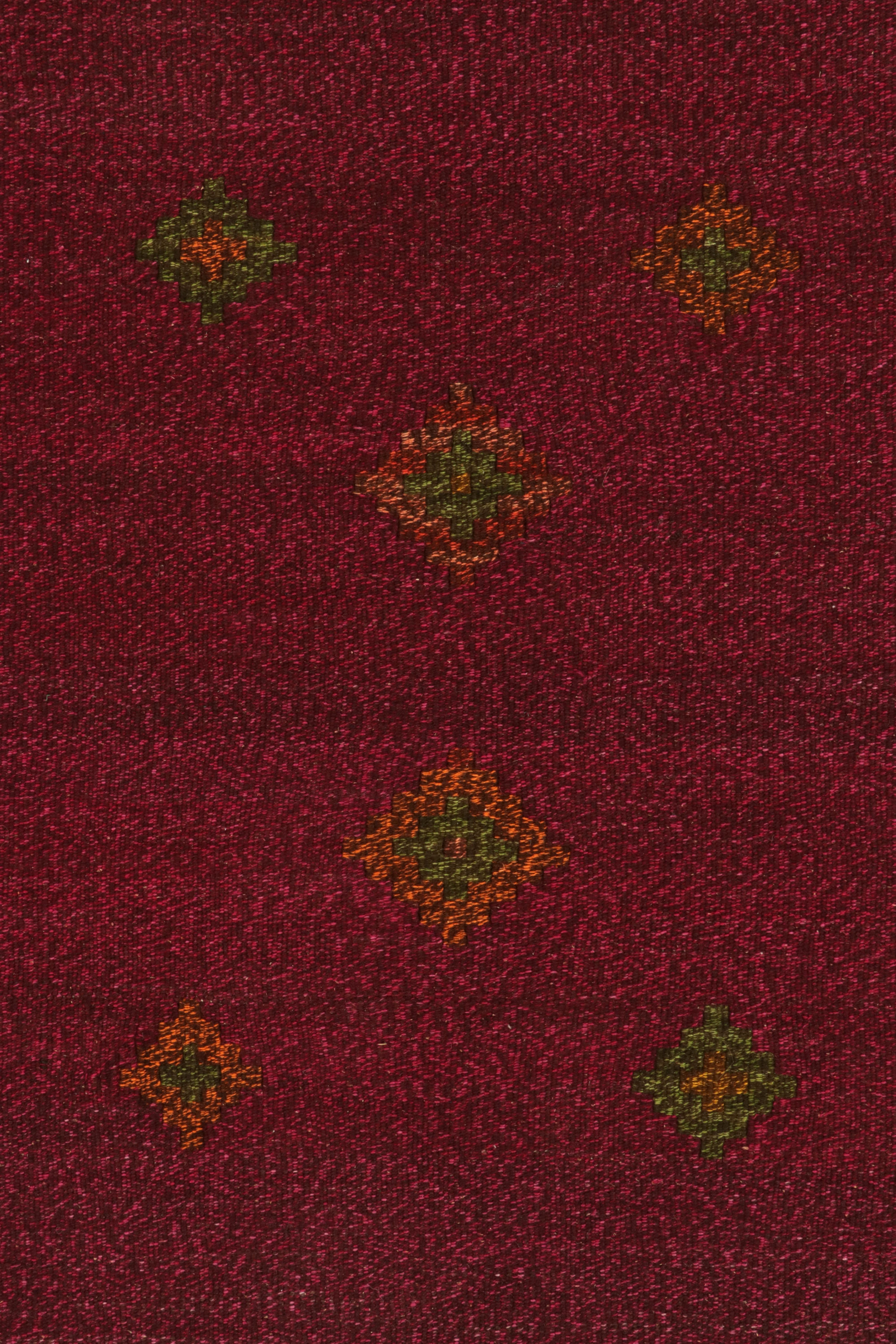 Hand-Knotted 1980s Vintage Sofreh Kilim Rug in Maroon, Green Geometric Pattern by Rug & Kilim For Sale