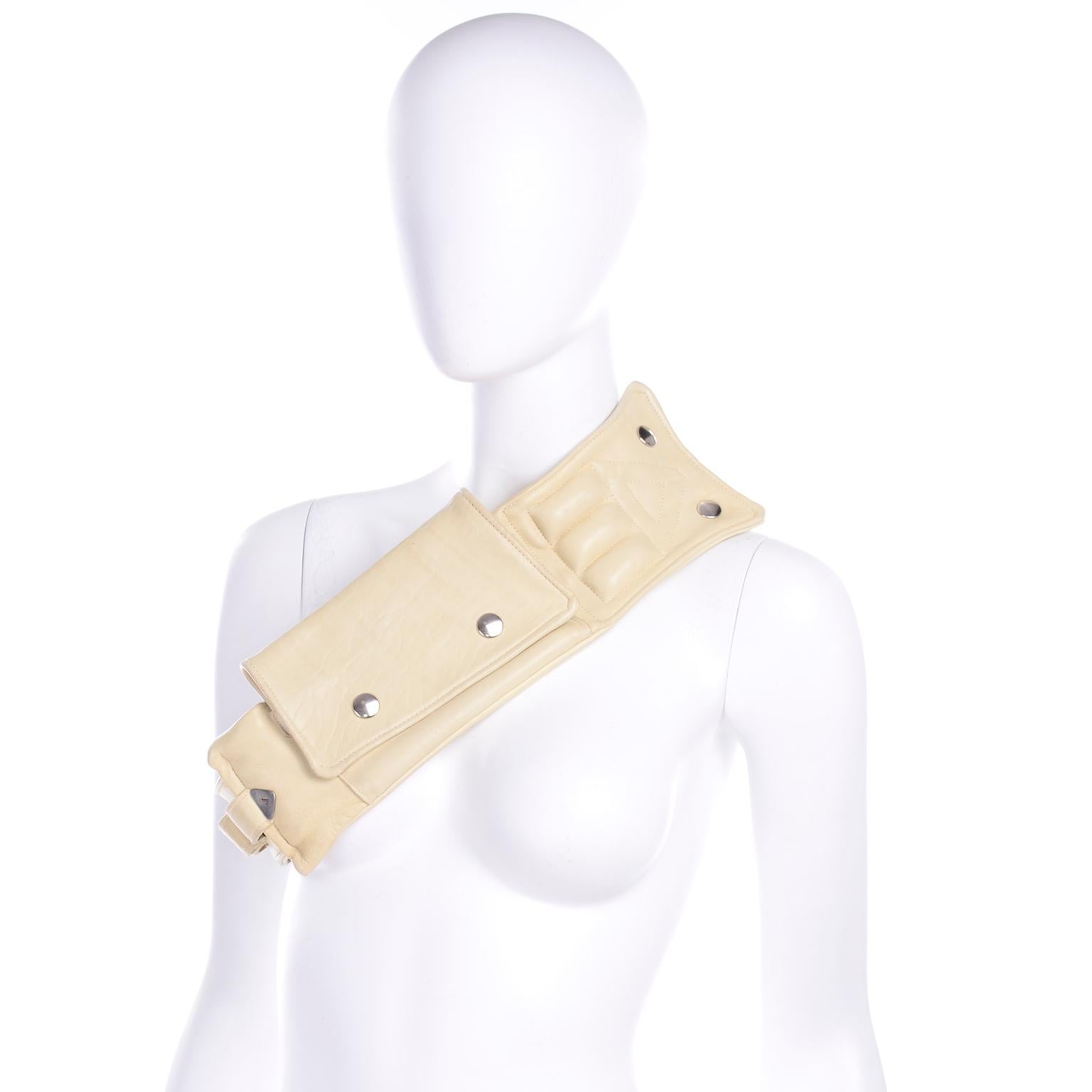 1980s Vintage Soft Cream Lambskin Leather Wallet Utility Belt  In Excellent Condition In Portland, OR